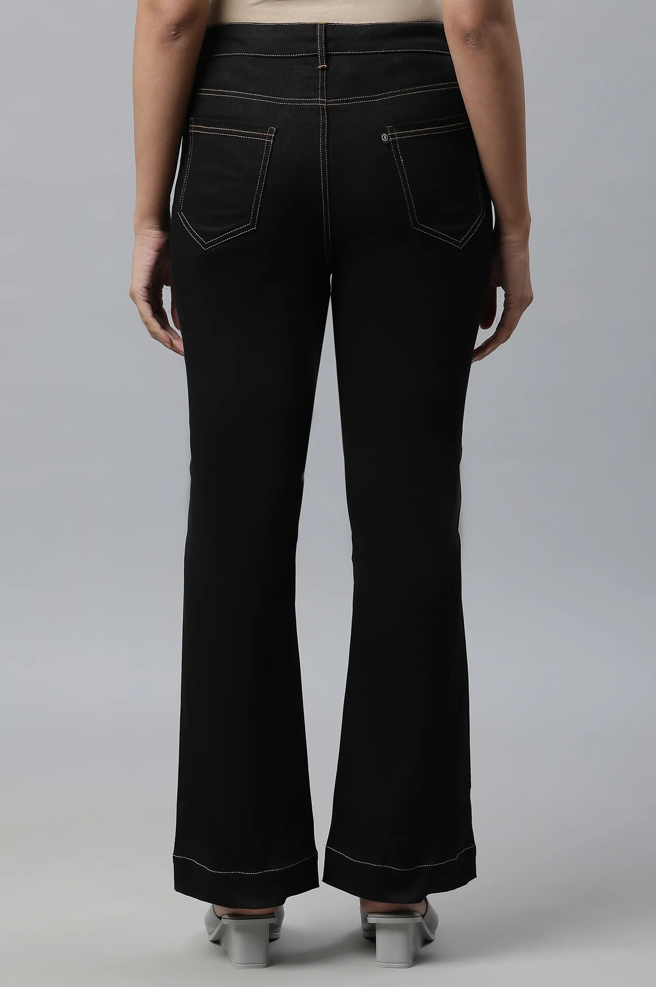Black Solid Boot Cut Denim Jeans With Front Zip Closure - Image 4