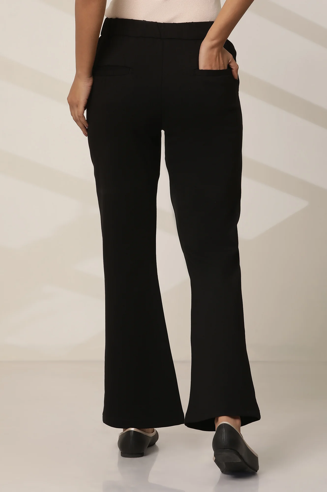 Black Solid Straight Fit Pants With Elasticated Waist - Image 4