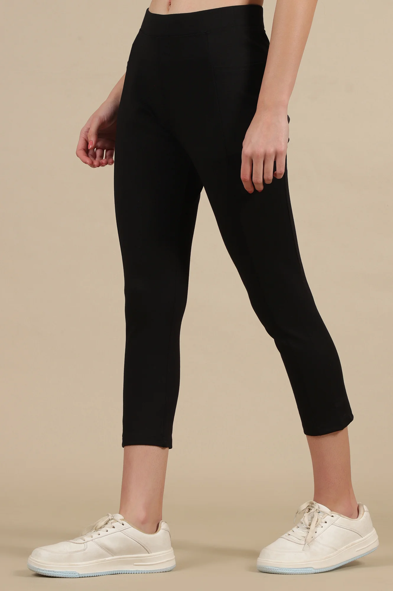 Black Solid Skinny Fit Yoga Tights With Elasticated Waist - Image 2