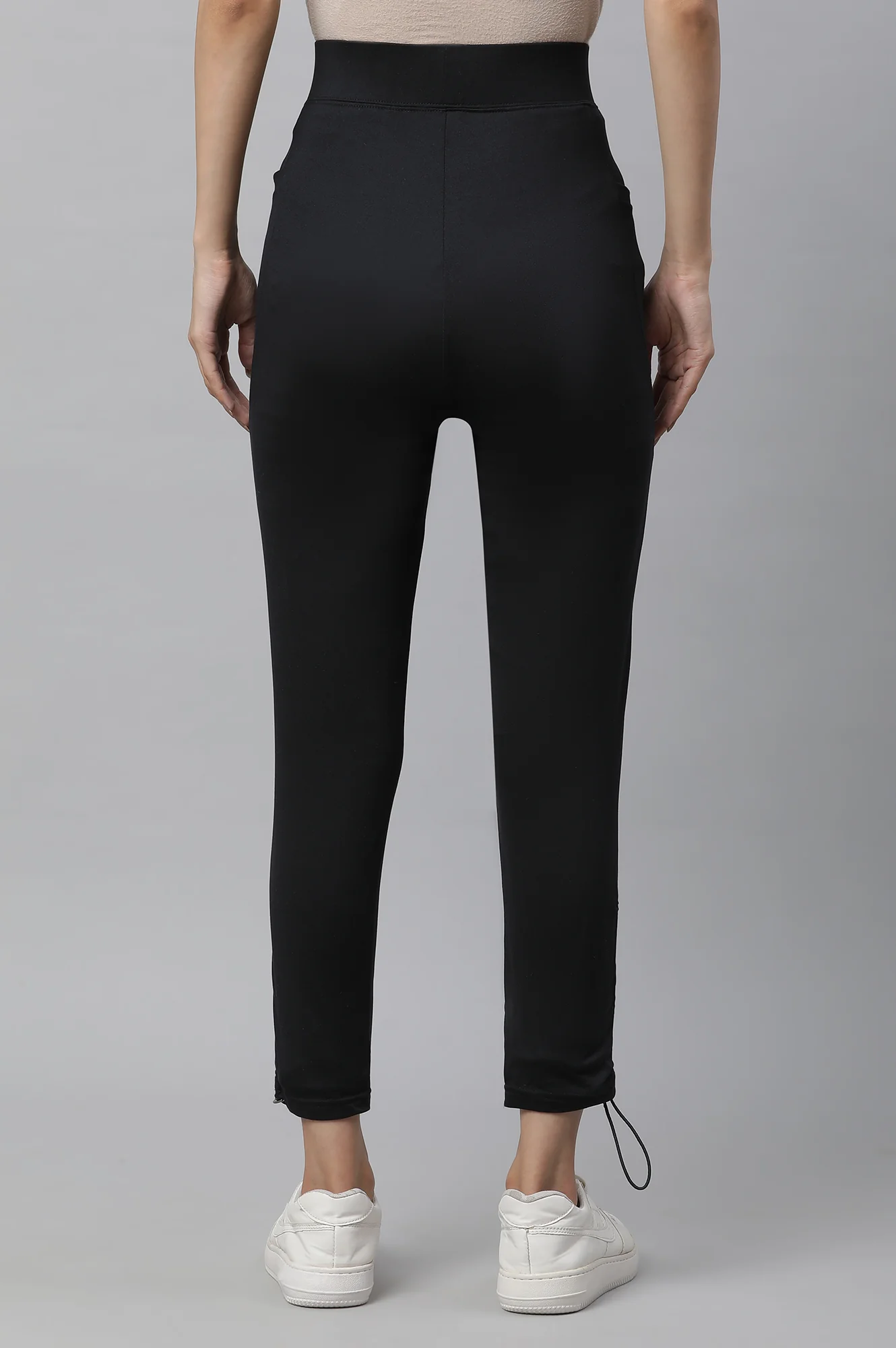 Black Solid Skinny Fit Yoga Tights With Drawstring - Image 4