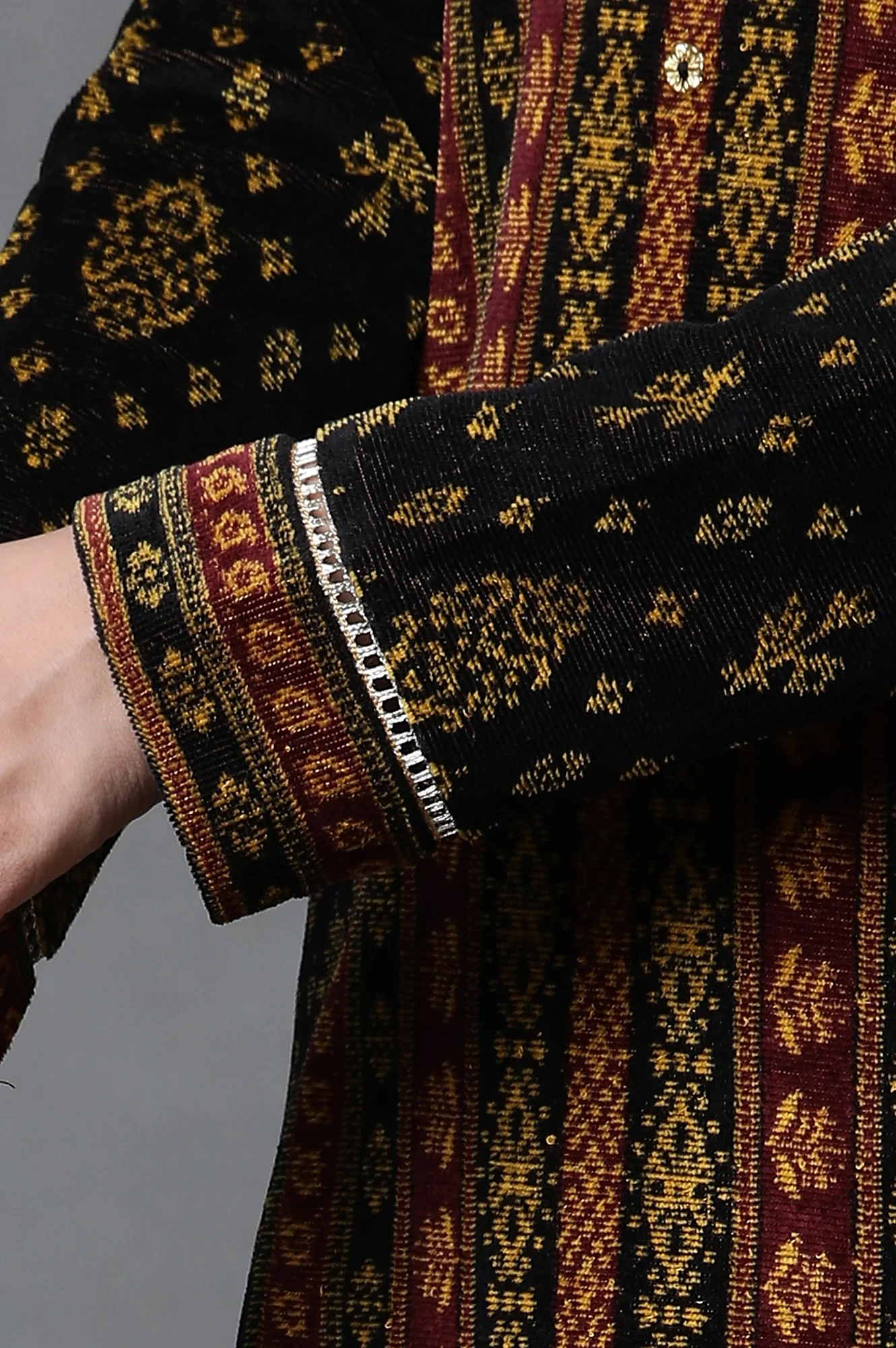 Black Sequined Winter Kurta and Tights Set - Image 7