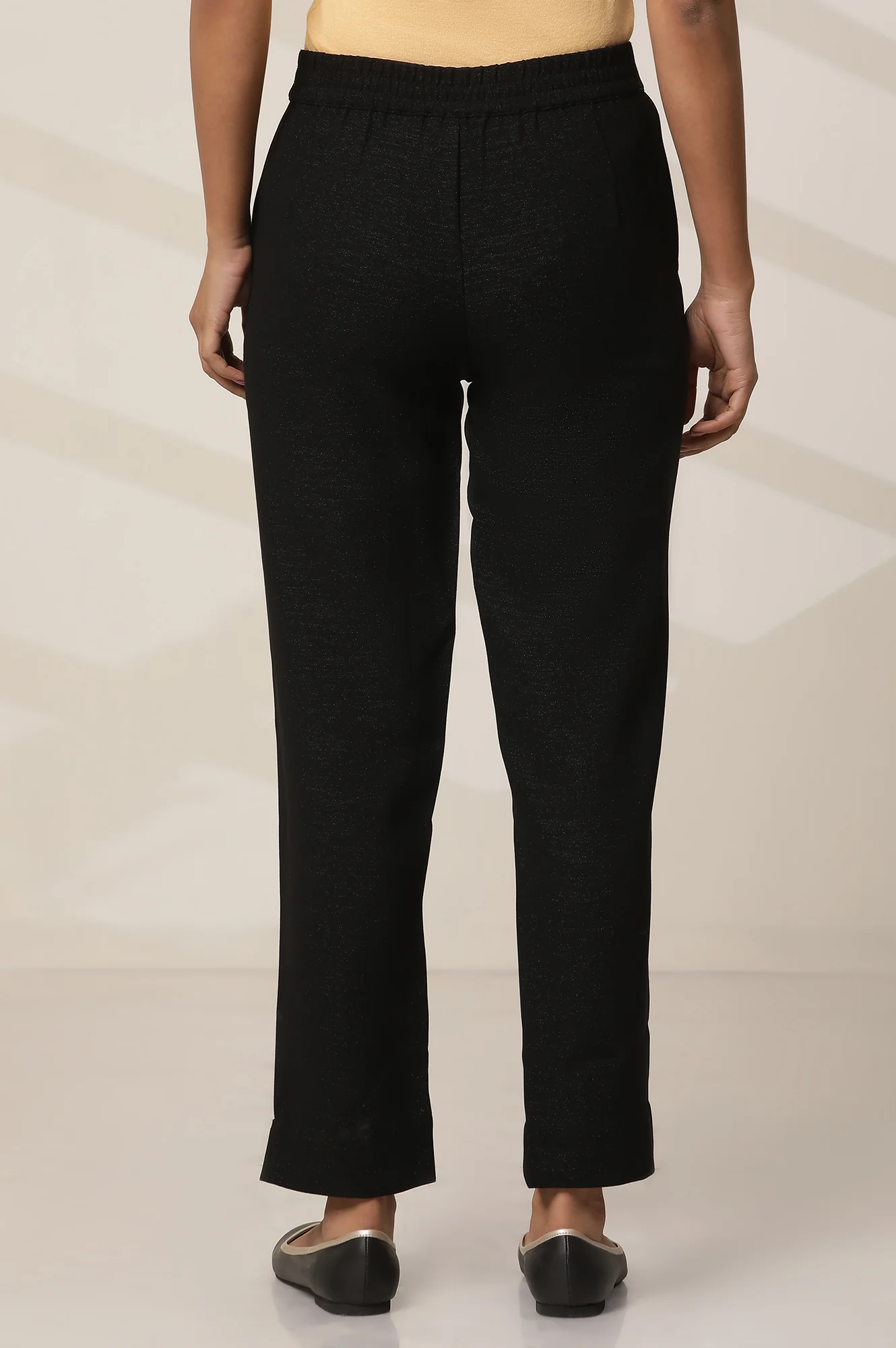 Black Solid Slim Fit Woven Pants With Elasticated Waist - Image 4