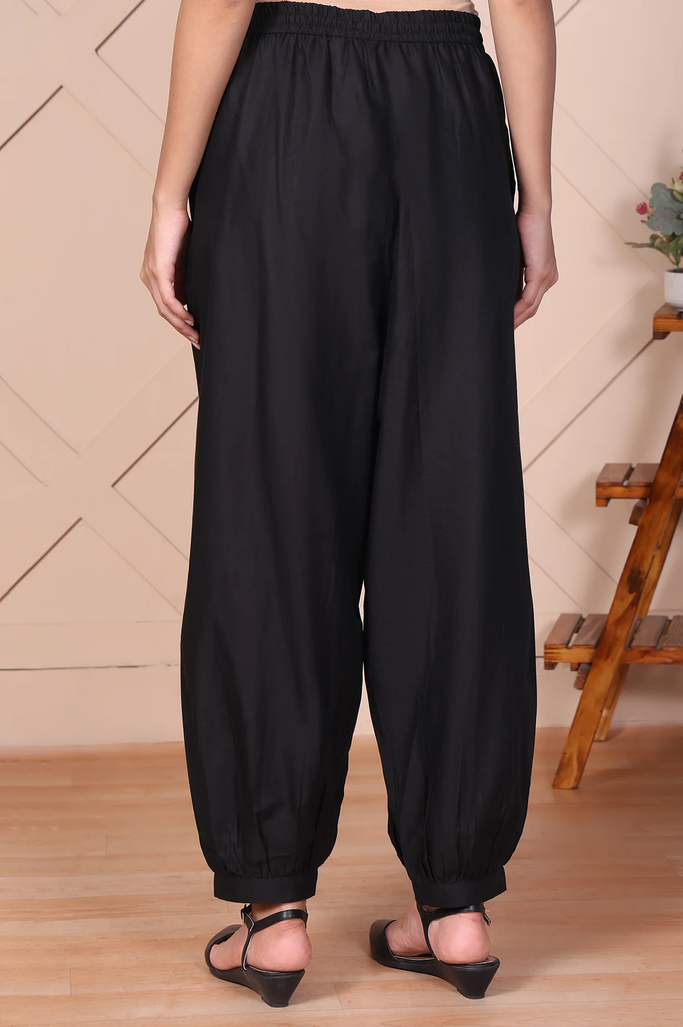 Black Solid Harem Pants - Image 4