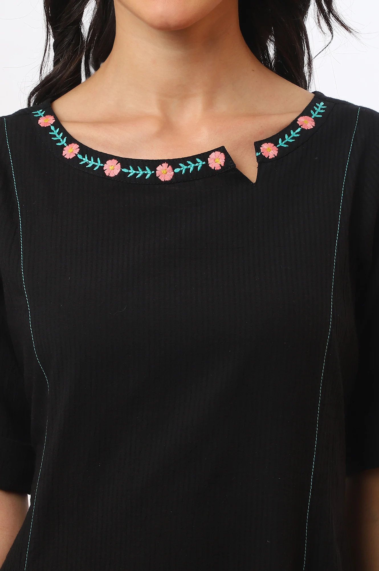 Black Solid Straight Pure Cotton Kurta - Image 4
