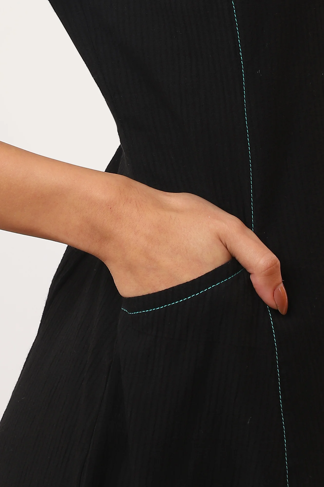 Black Solid Straight Pure Cotton Kurta - Image 9