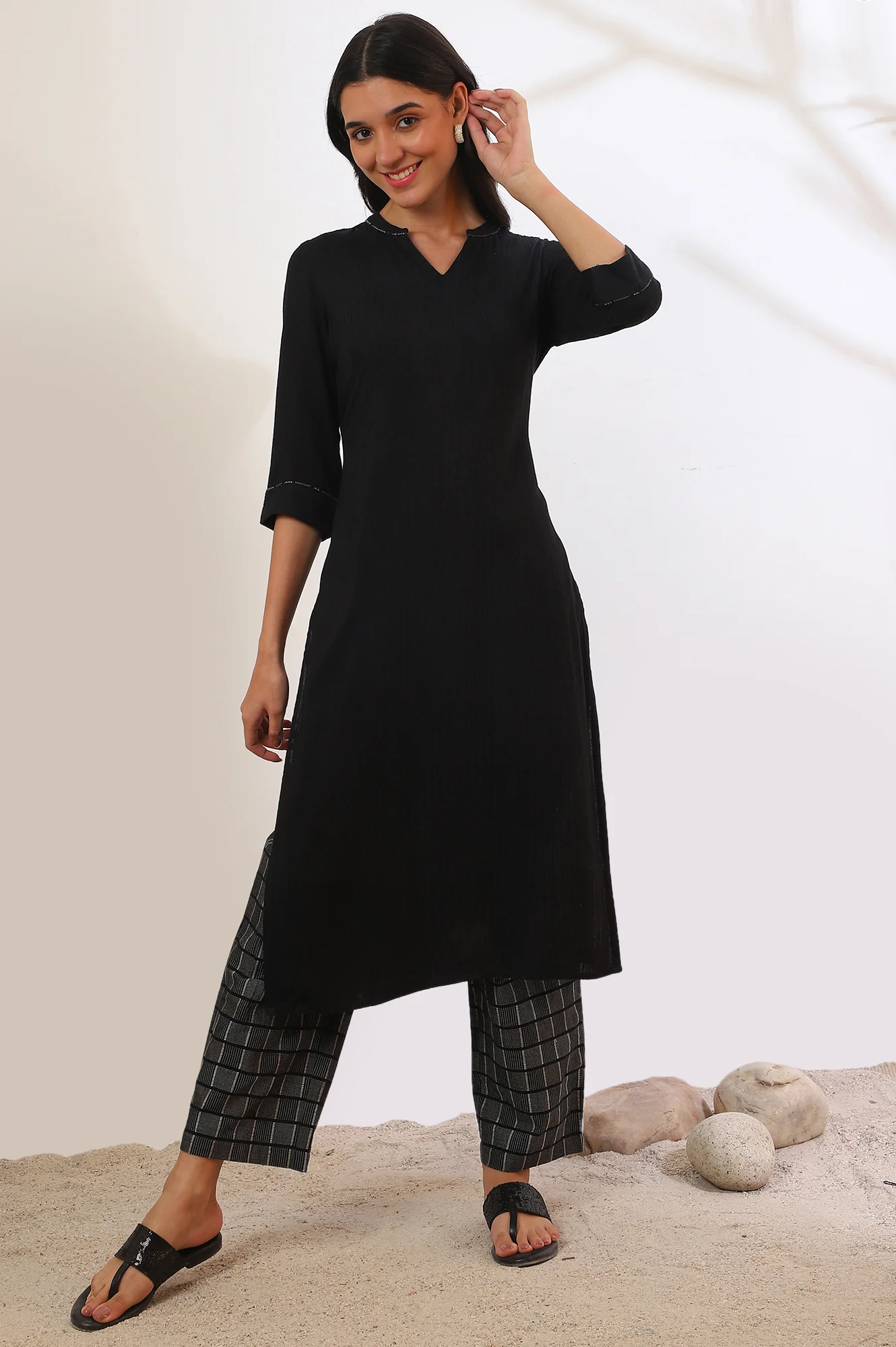 Black Solid Straight Kurta & Palazzo Set - Image 2