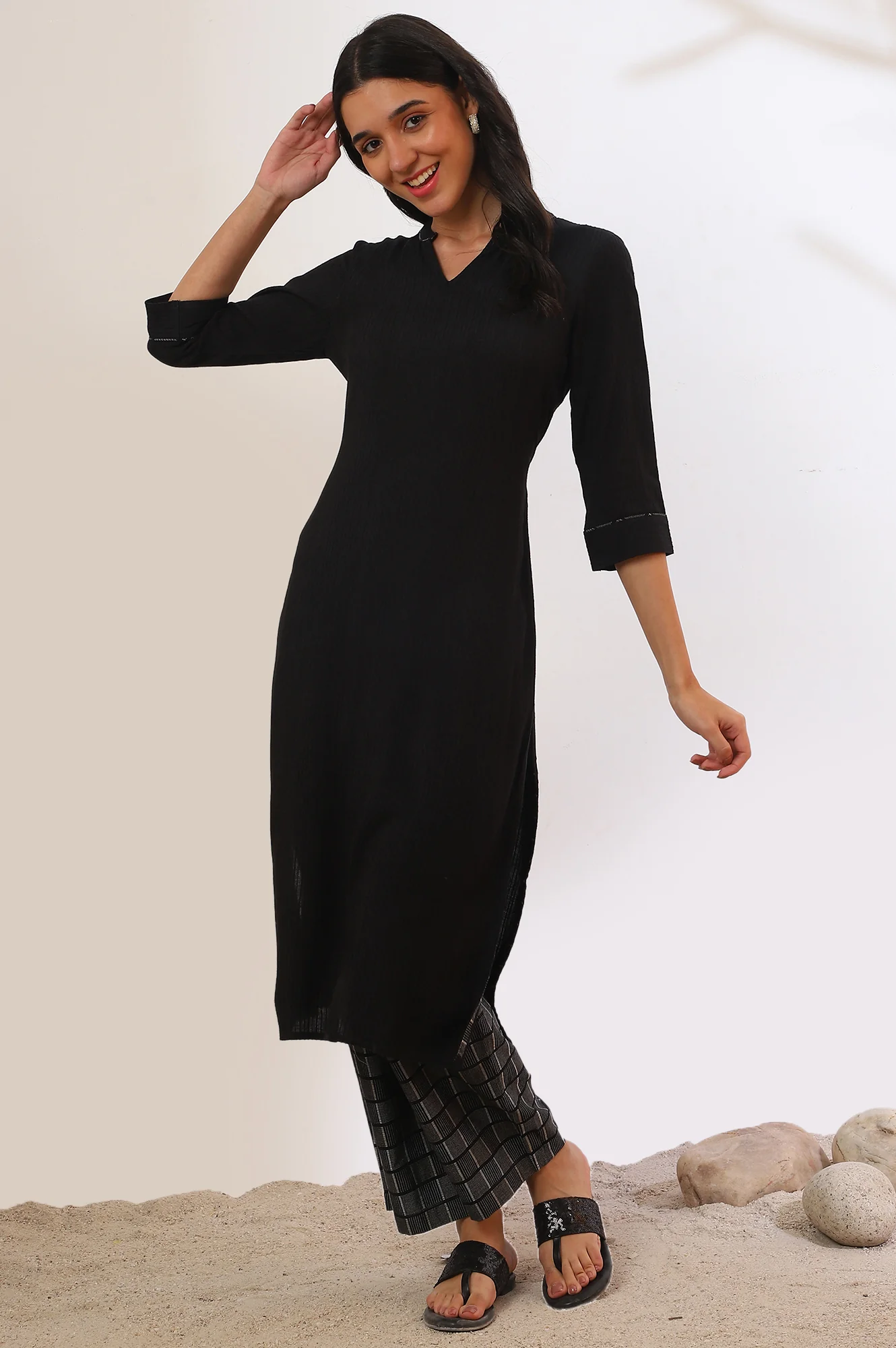 Black Solid Straight Kurta & Palazzo Set - Image 3