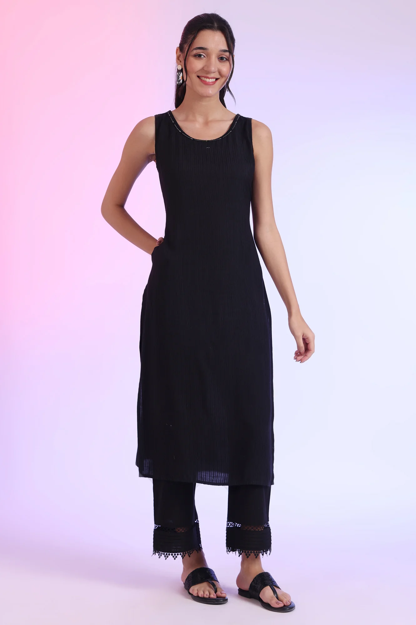 Black Solid Textured Rayon Sleeveless Straight Kurta - Image 3
