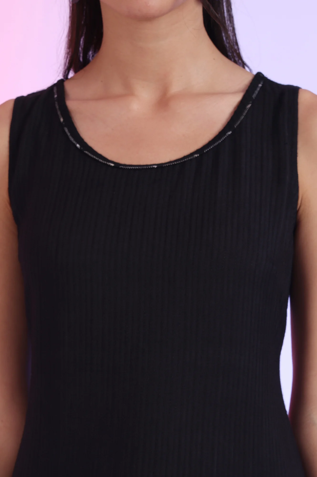 Black Solid Textured Rayon Sleeveless Straight Kurta - Image 4