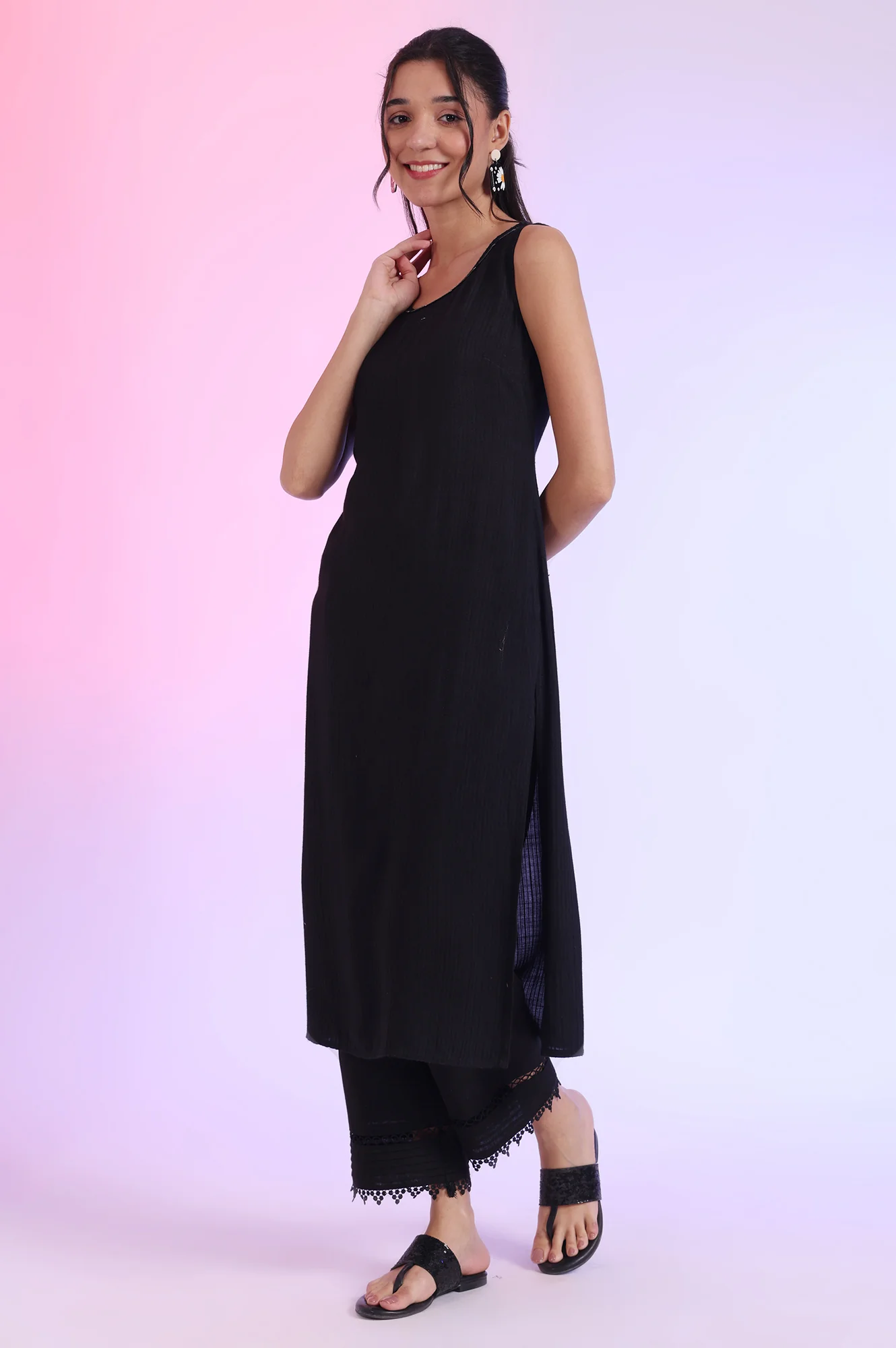 Black Solid Textured Rayon Sleeveless Straight Kurta - Image 5