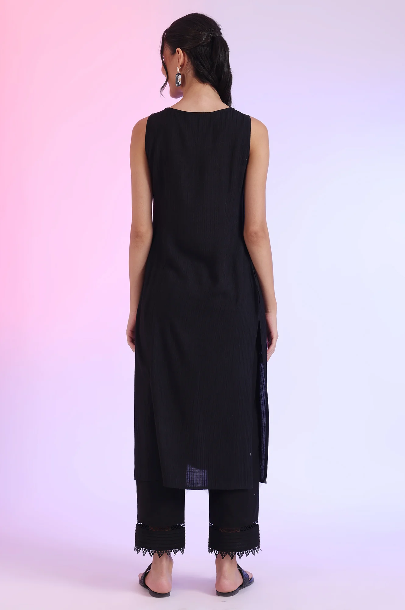 Black Solid Textured Rayon Sleeveless Straight Kurta - Image 6