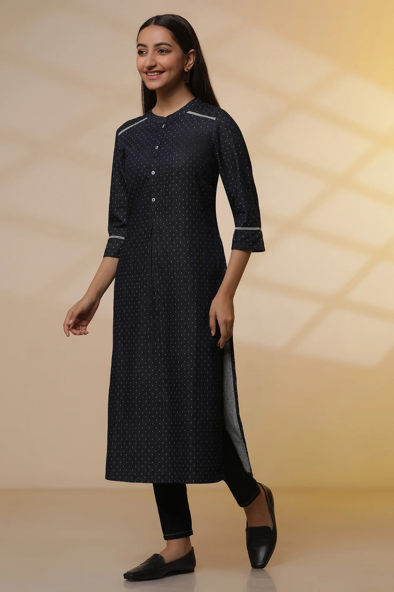 Blue Denim Textured Kurta and Denim Jegging Set - Image 3