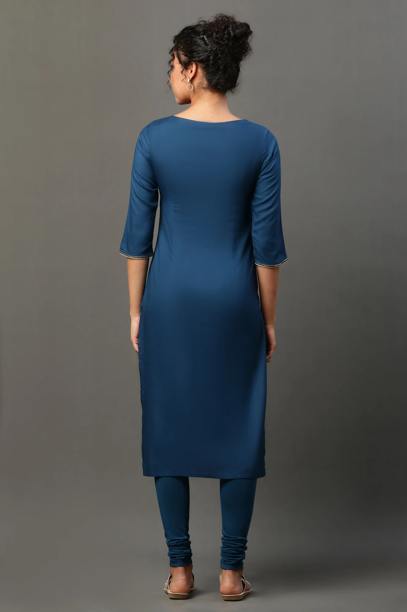 Blue Embroidered Festive Kurta - Image 4