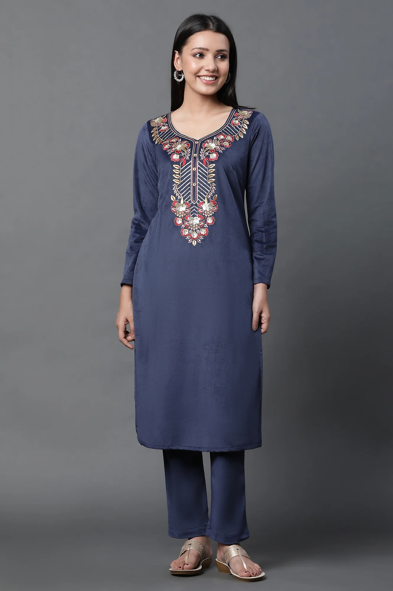 Blue Embroidered Velvet Winter Kurta and Pants Set - Image 2