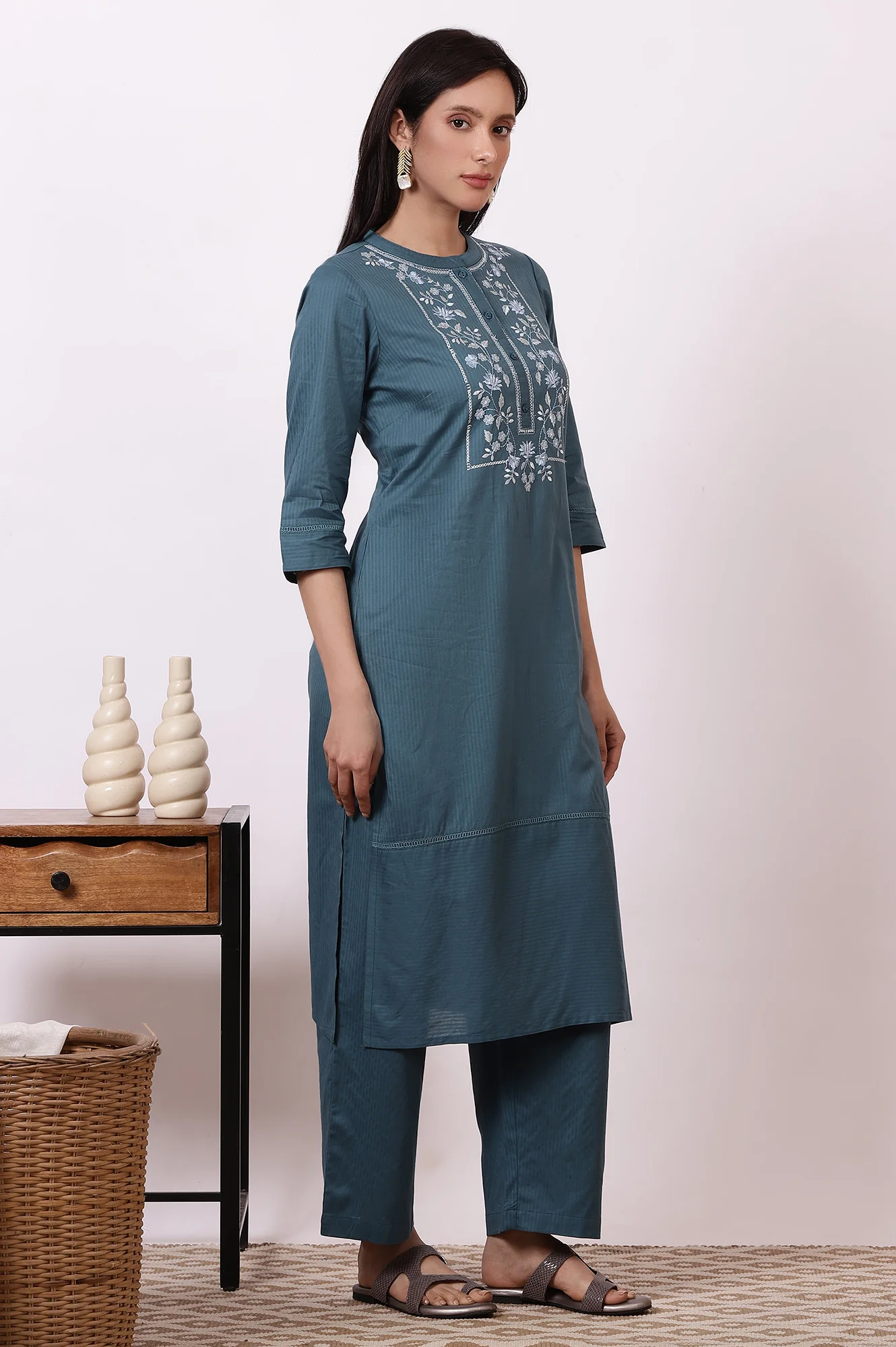 Blue Embroidered Yoke Pure Cotton Straight Kurta and Pants Set - Image 7