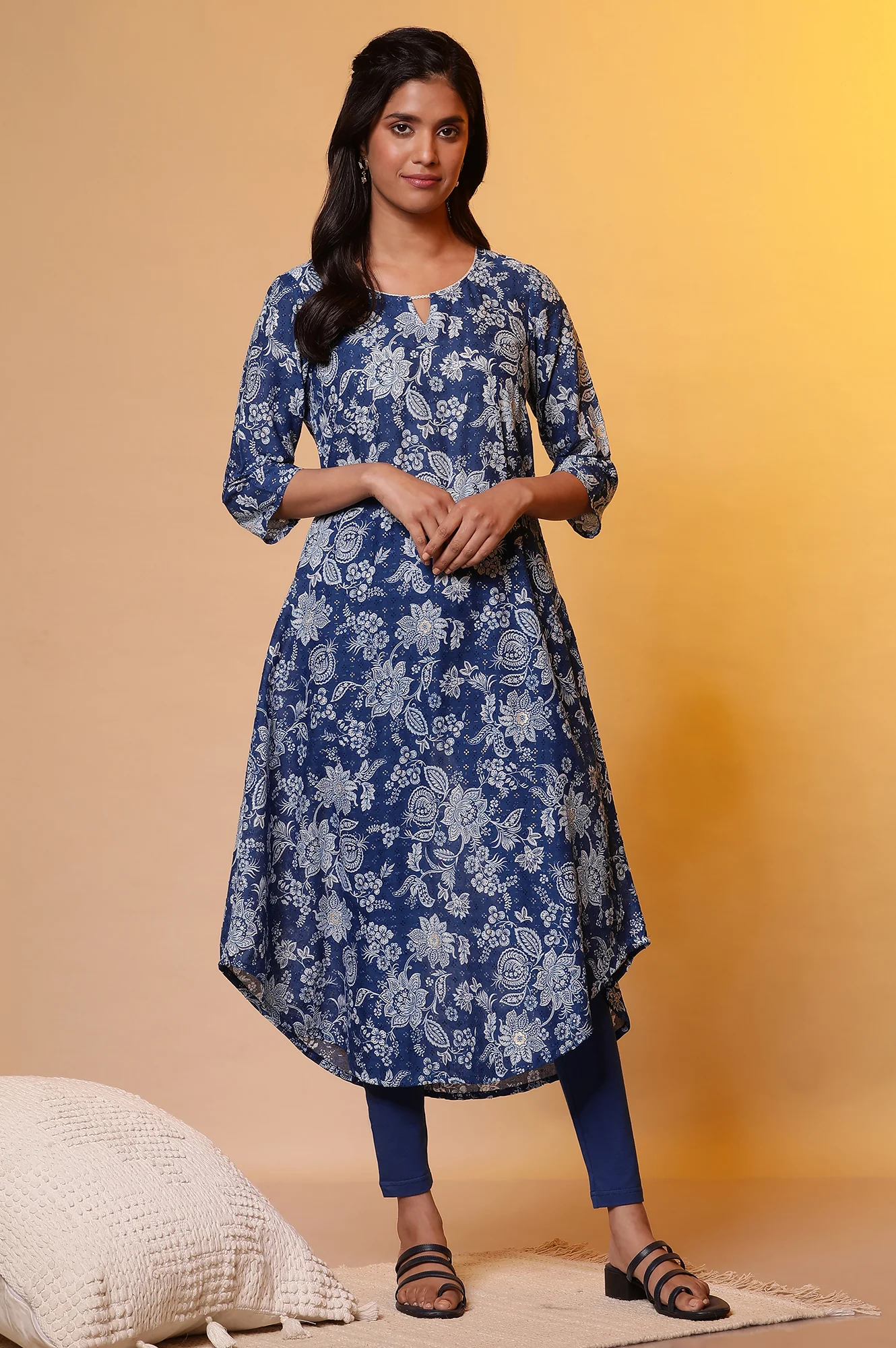 Blue Floral Foil Printed A-line Kurta - Image 7