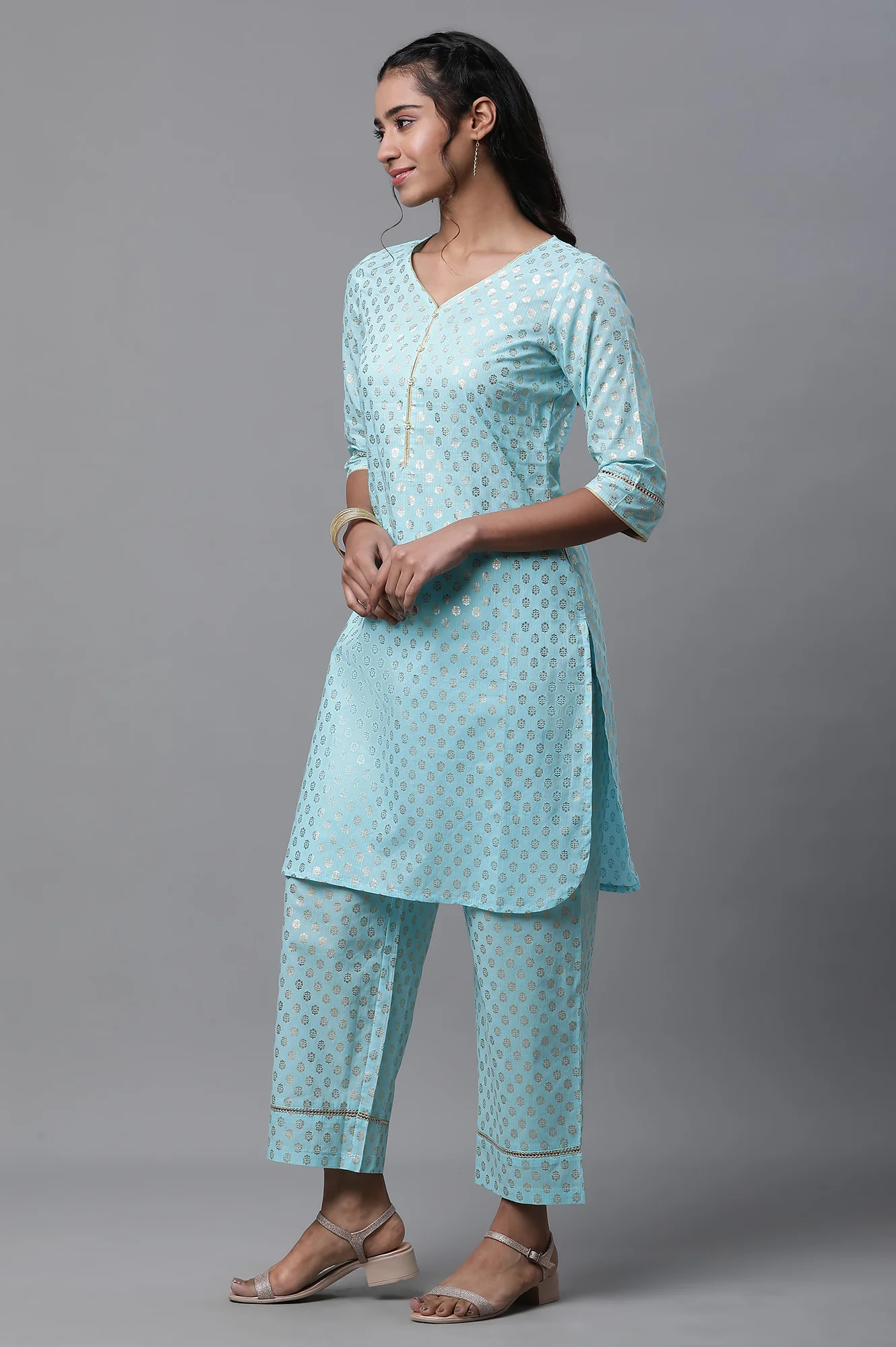 Blue Floral Foil Printed Short Kurta and Pants Co-ord Set - Image 3