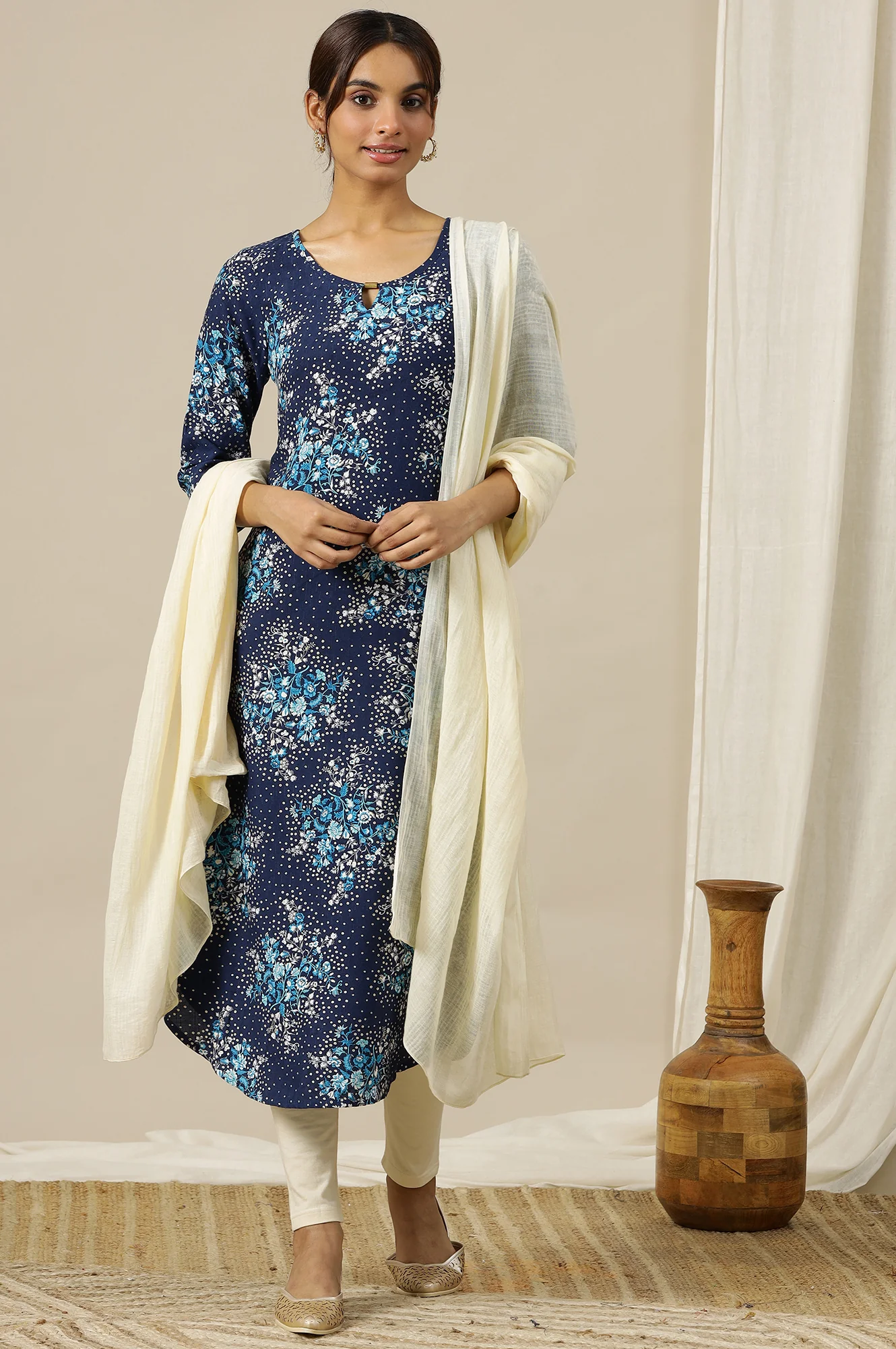 Blue Floral Printed Asymmetrical Kurta with Neck Metal Clasp - Image 8