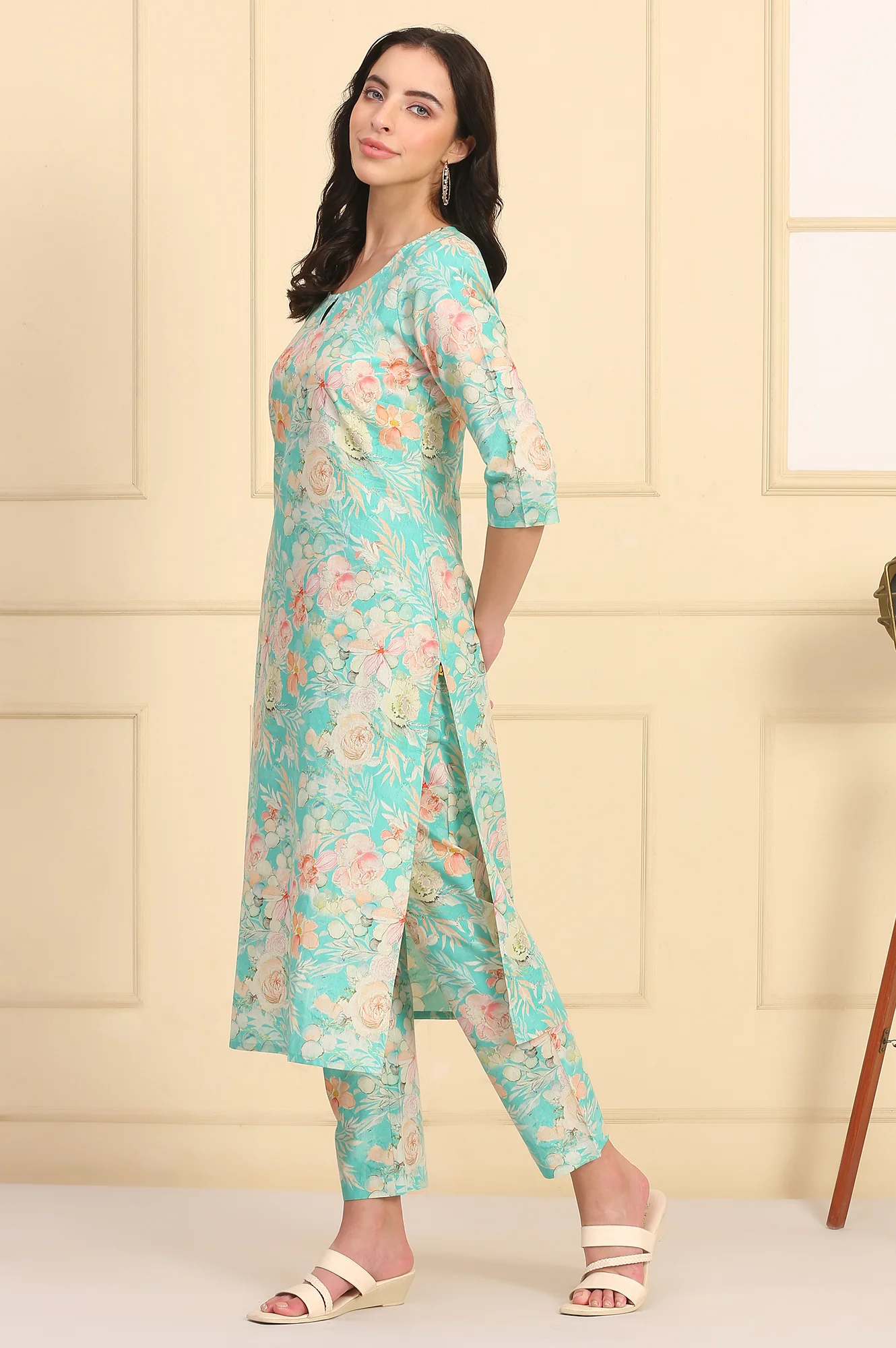Blue Floral Printed Cotton Shimmer Kurta and Trouser Co-ord Set - Image 5