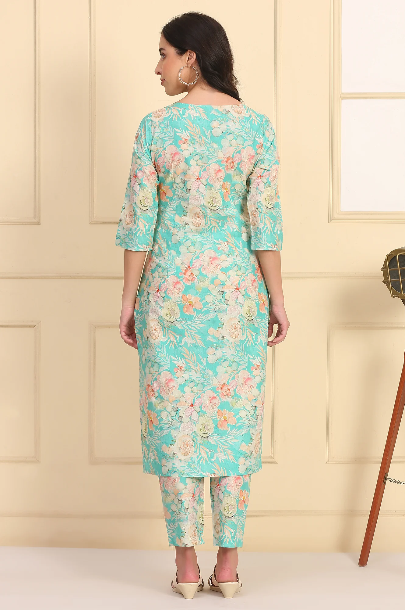 Blue Floral Printed Cotton Shimmer Kurta and Trouser Co-ord Set - Image 6