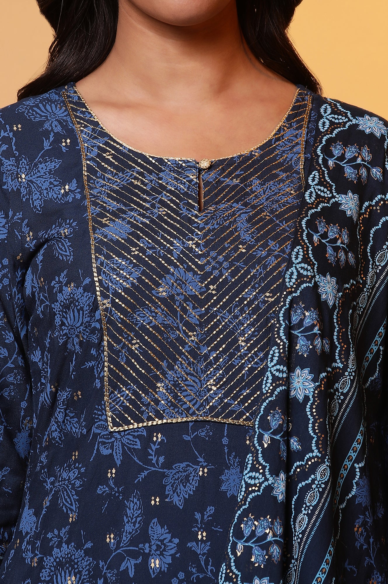 Blue Floral Printed Kurta with Zari Embroidery - Image 6