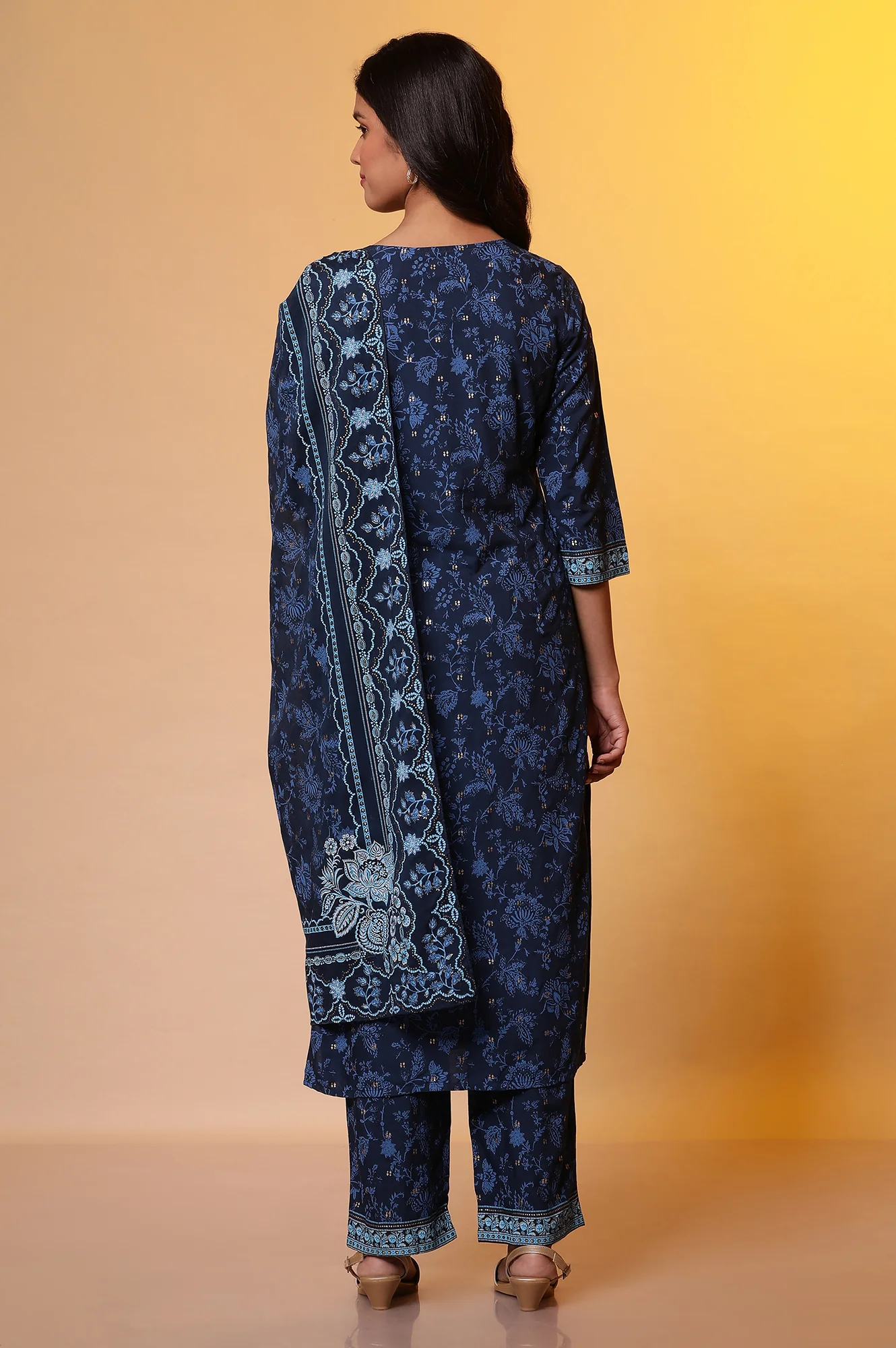 Blue Floral Printed Kurta with Zari Embroidery - Image 4