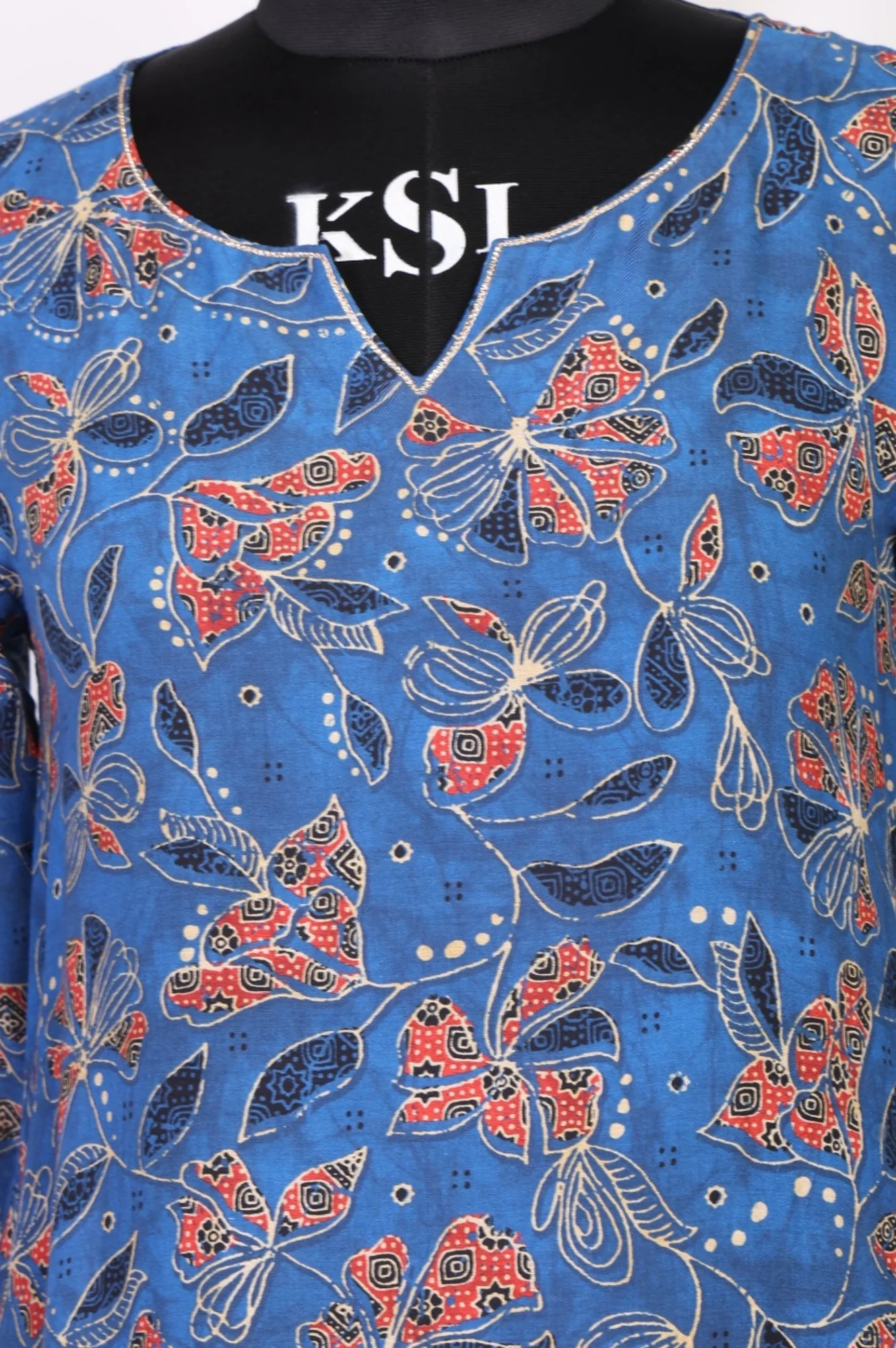 Blue Floral Printed Piping Straight Kurta - Image 2