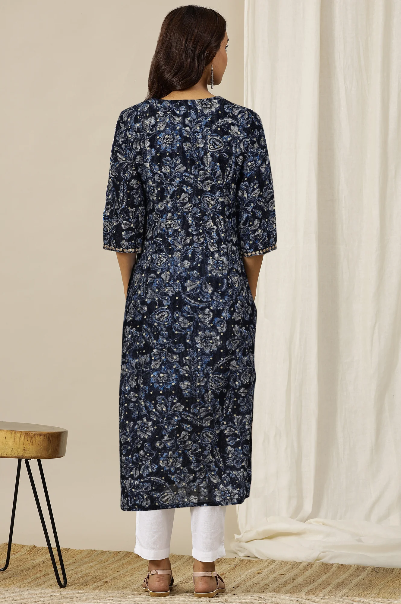 Blue Floral Printed Straight Kurta with Zari Embroidery - Image 5