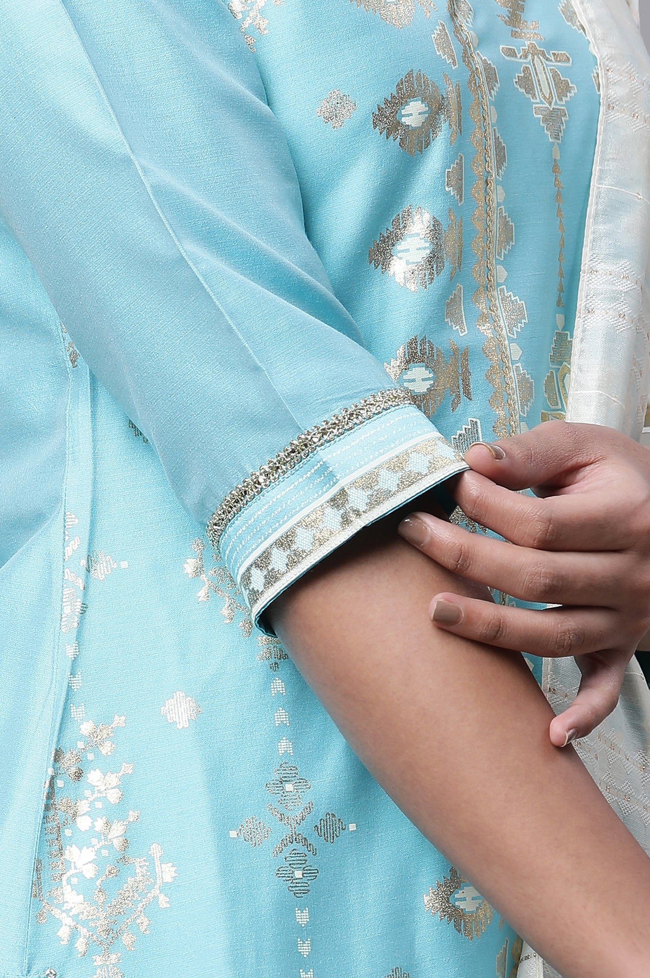 Blue Foil Printed Embellished Kurta, Pants and Dupatta Set - Image 7