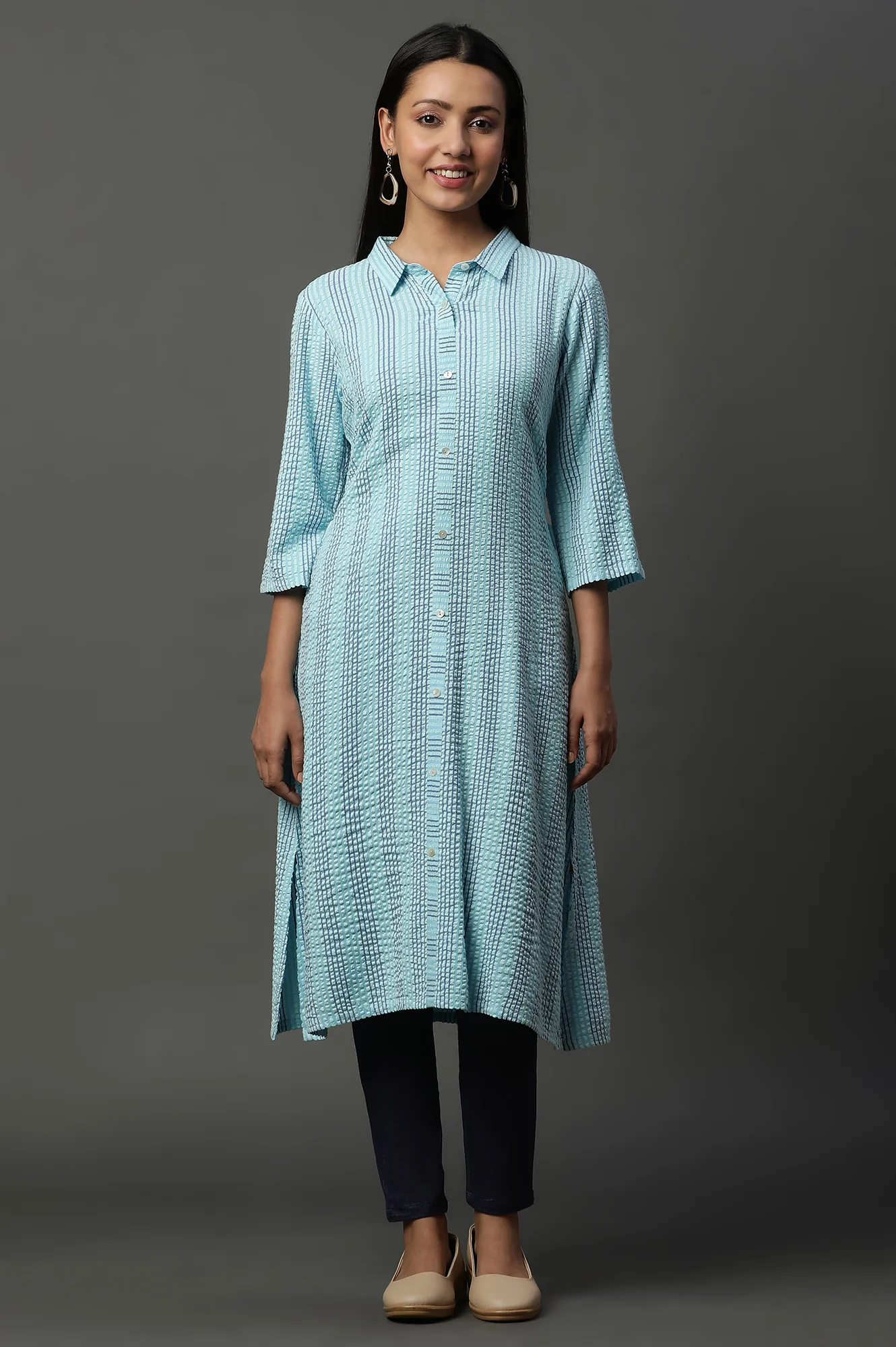 Blue Shirt Collar Textured Cotton Kurta - Image 2