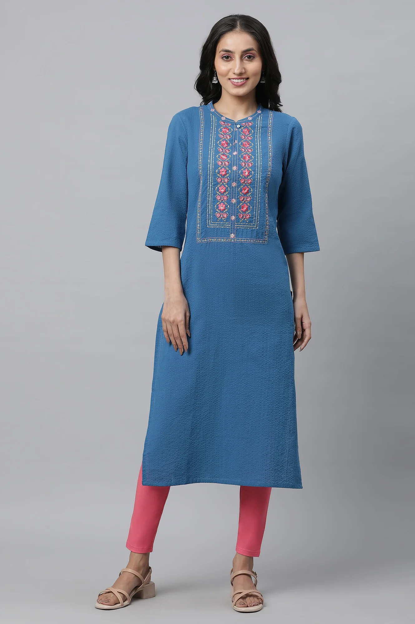 Blue Solid Embroidered Straight Cotton Kurta - Image 2