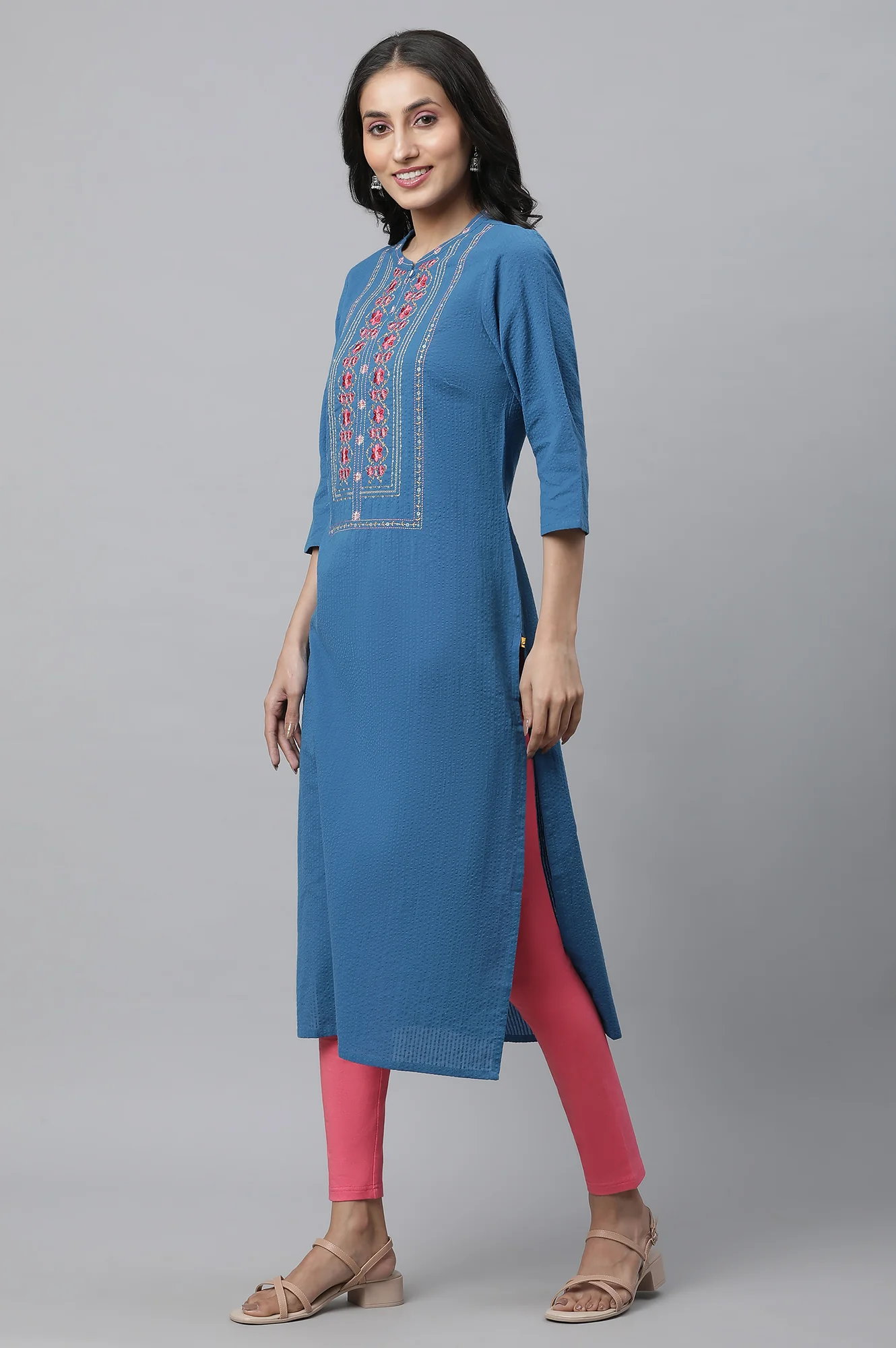Blue Solid Embroidered Straight Cotton Kurta - Image 3