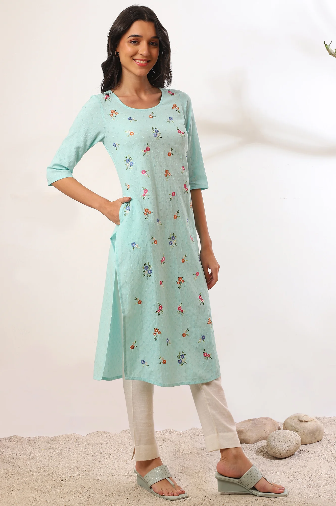 Blue Solid Zari Straight Pure Cotton Kurta - Image 7
