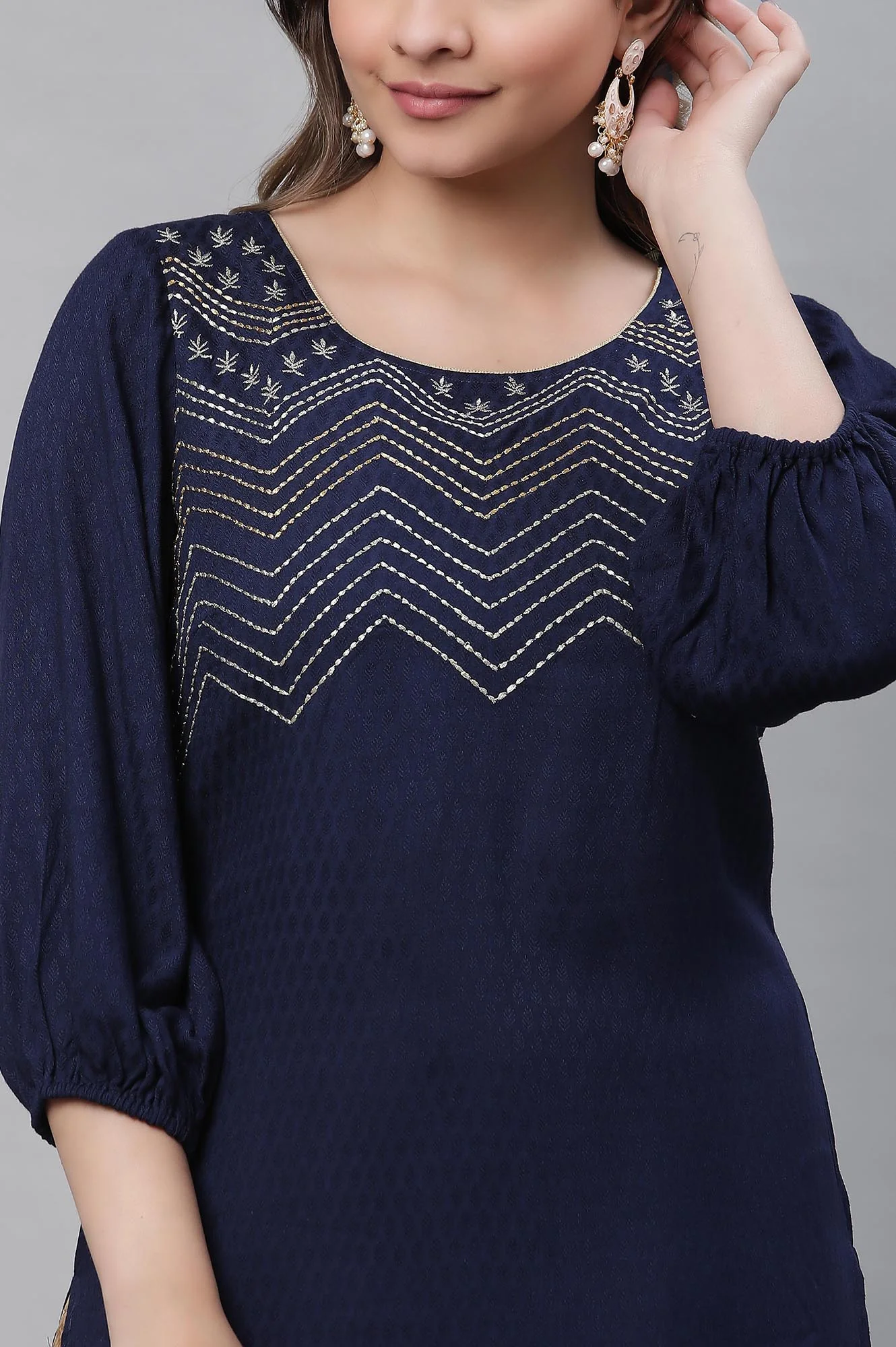 Blue Textured Rayon Embroidered Kurta - Image 6