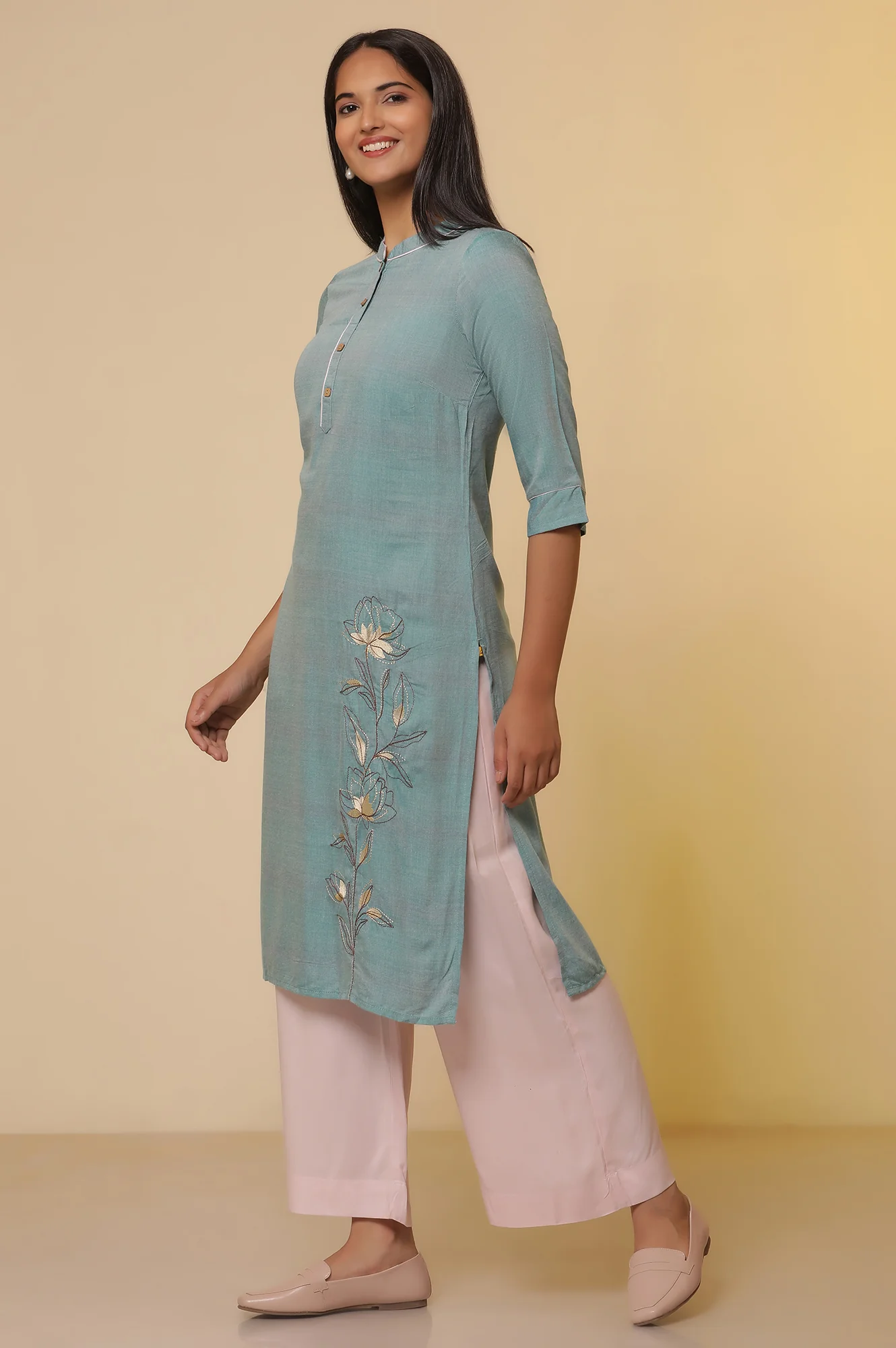 Blue Thread Embroidered Straight Kurta and Palazzo Set - Image 3