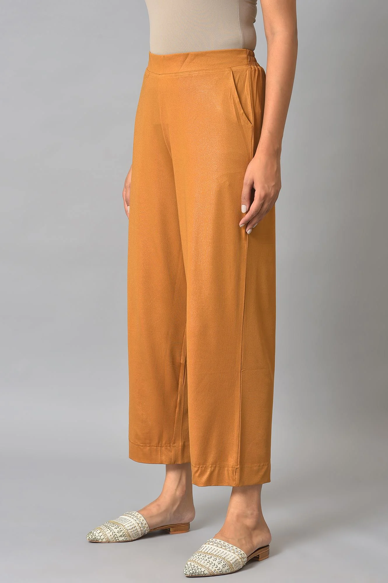 Brown Solid Straight Fit Palazzo With Slip On Closure - Image 3