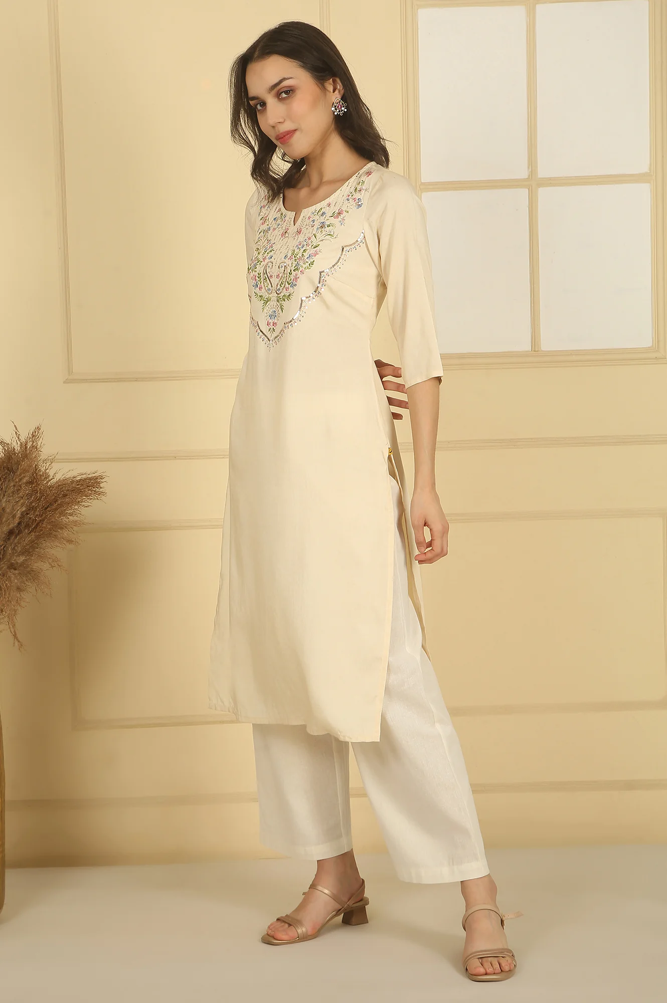 Cream Sequined Embroidered Straight Kurta - Image 5