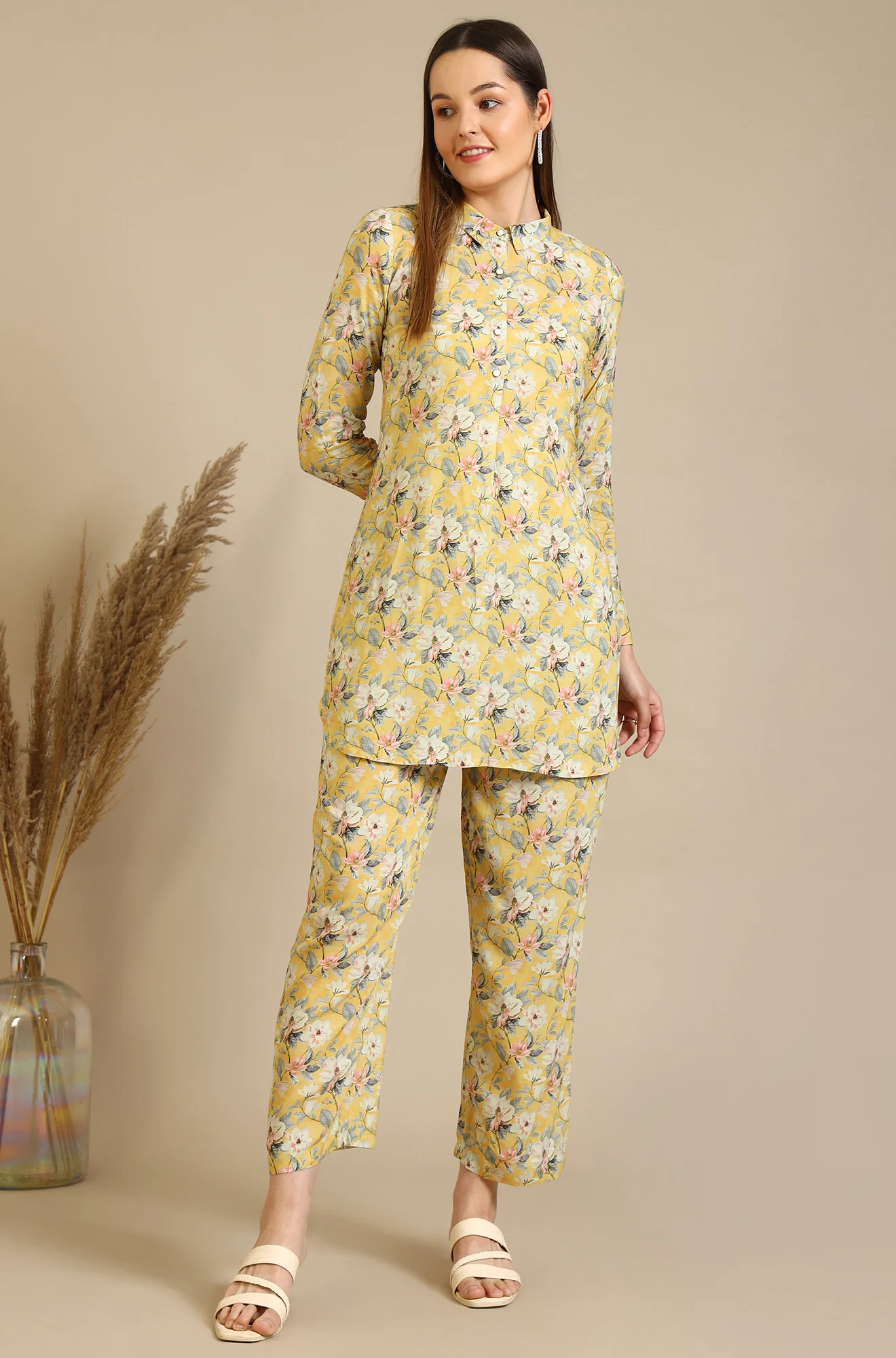 Yellow Floral Printed Viscose Straight Kurta & Palazzo Set - Image 2