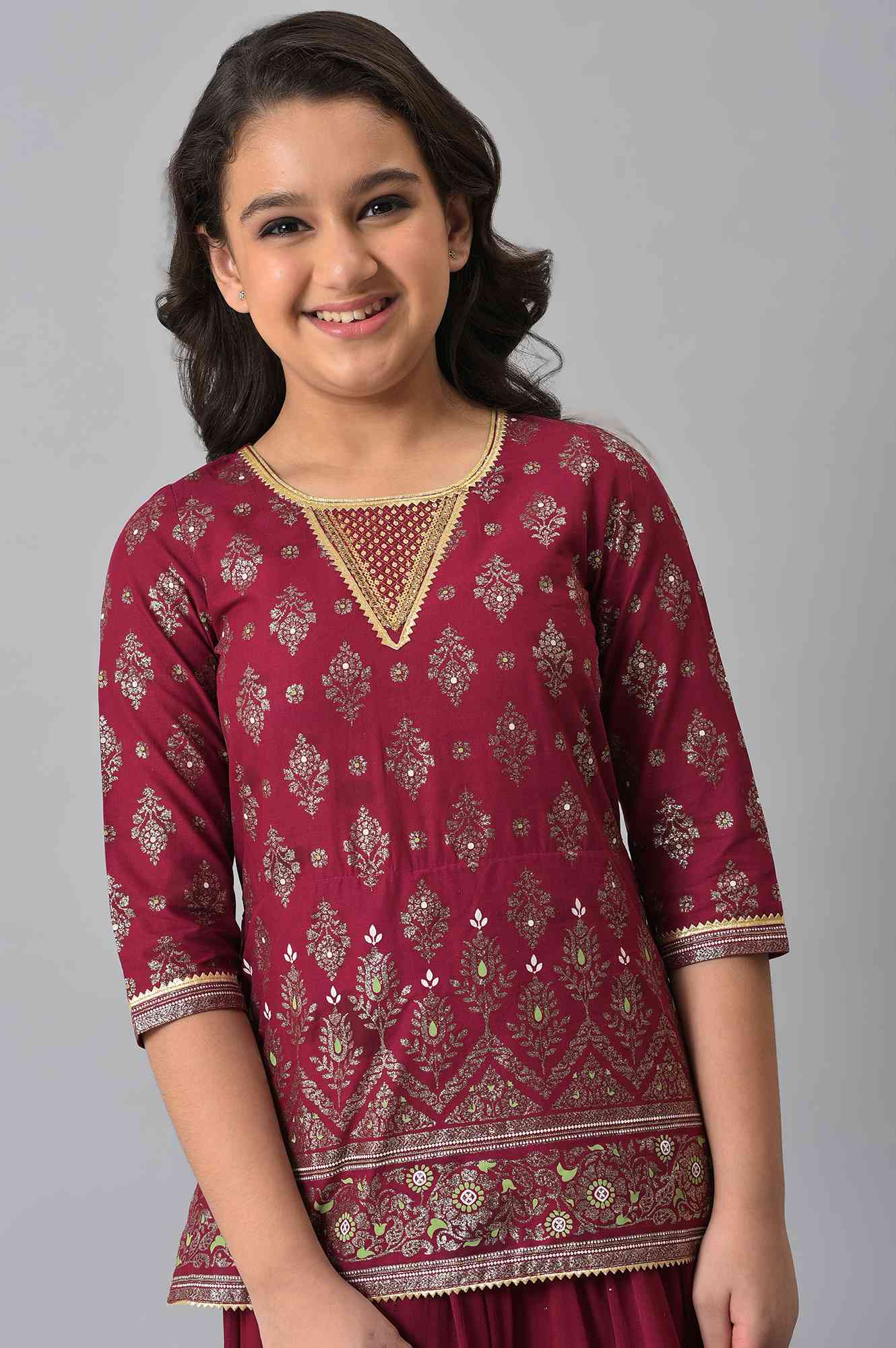 Girls Pink Embroidered Festive Dress With Green Dupatta - Image 6