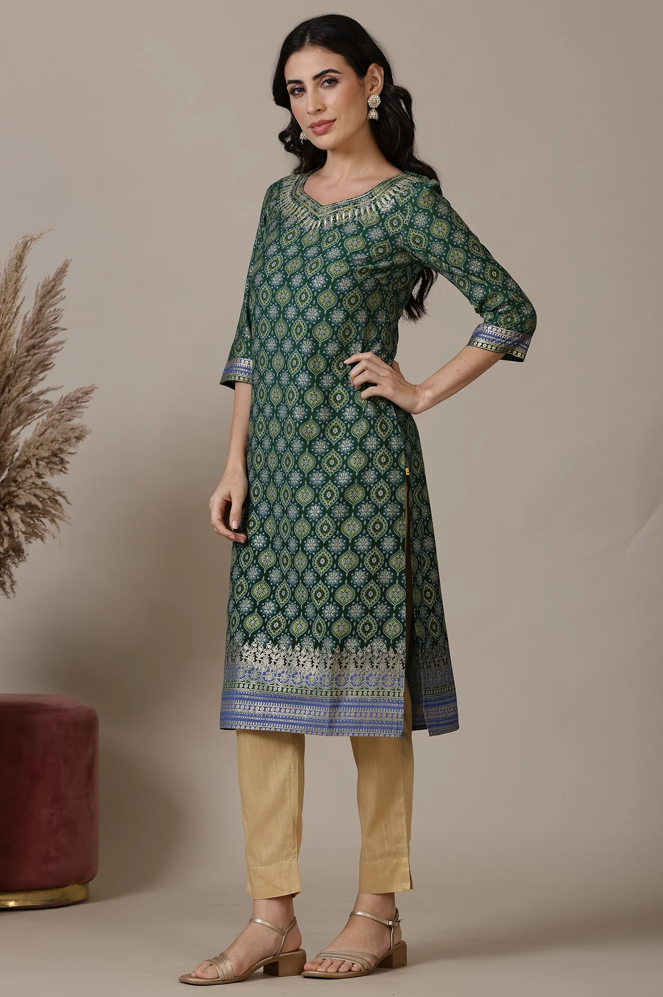 Green Abstract Print Sequined Straight Woven Kurta - Image 6