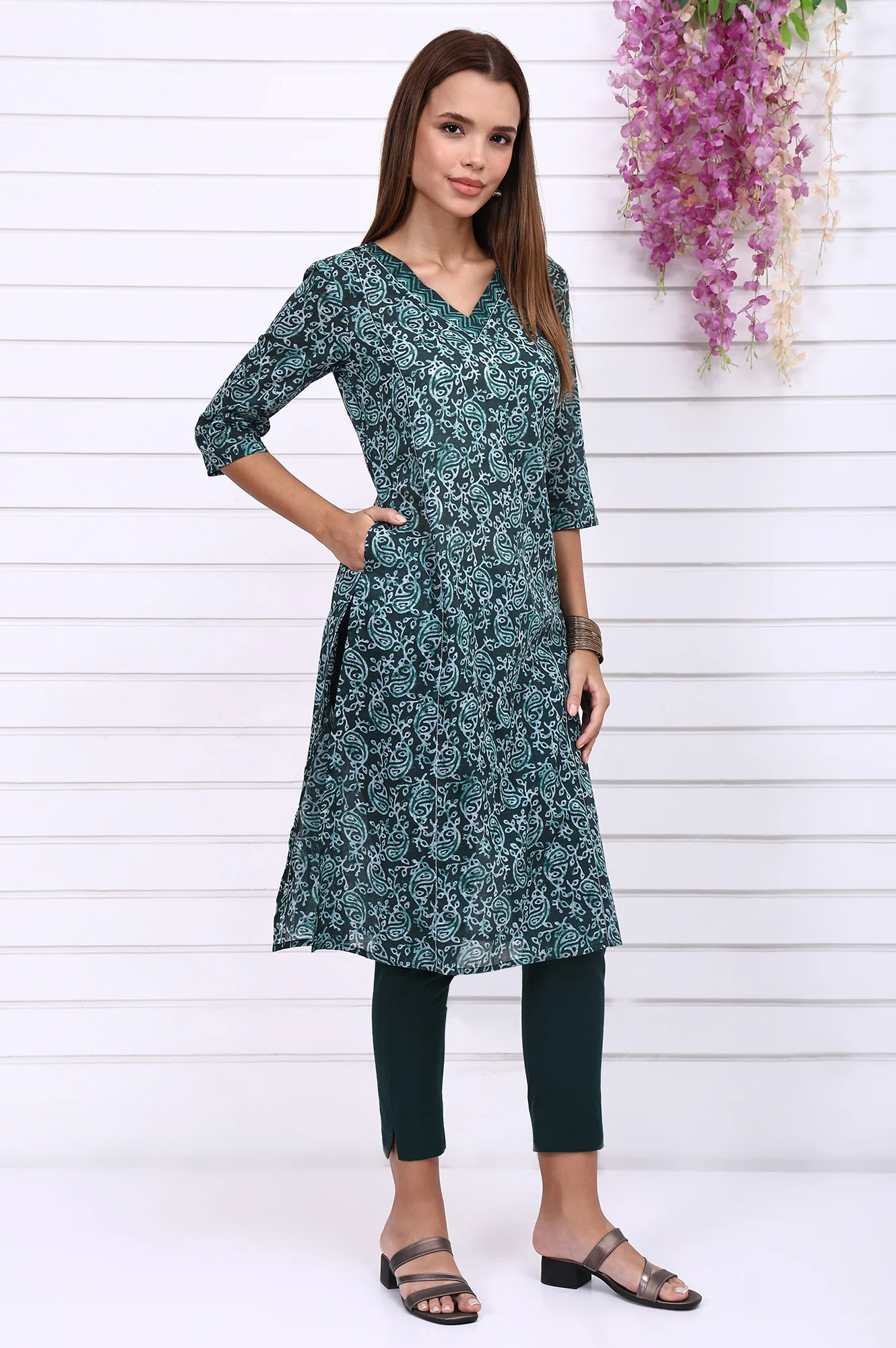 Green Batik Printed Pure Cotton Straight Casual Kurta - Image 6