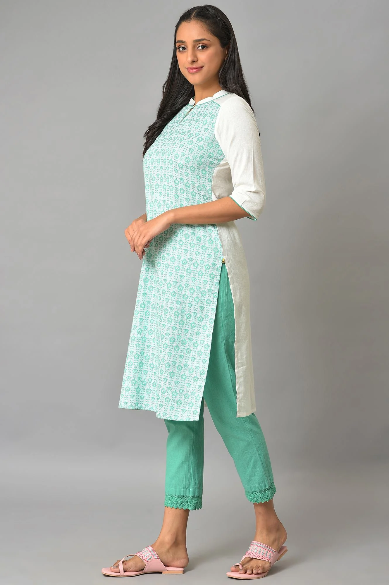 Green Cotton Printed kurta & Trouser Set - Image 3