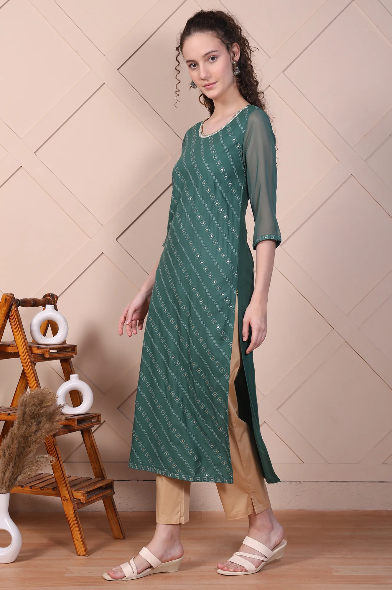 Green Embroidered Rayon Straight Festive Kurta - Image 4
