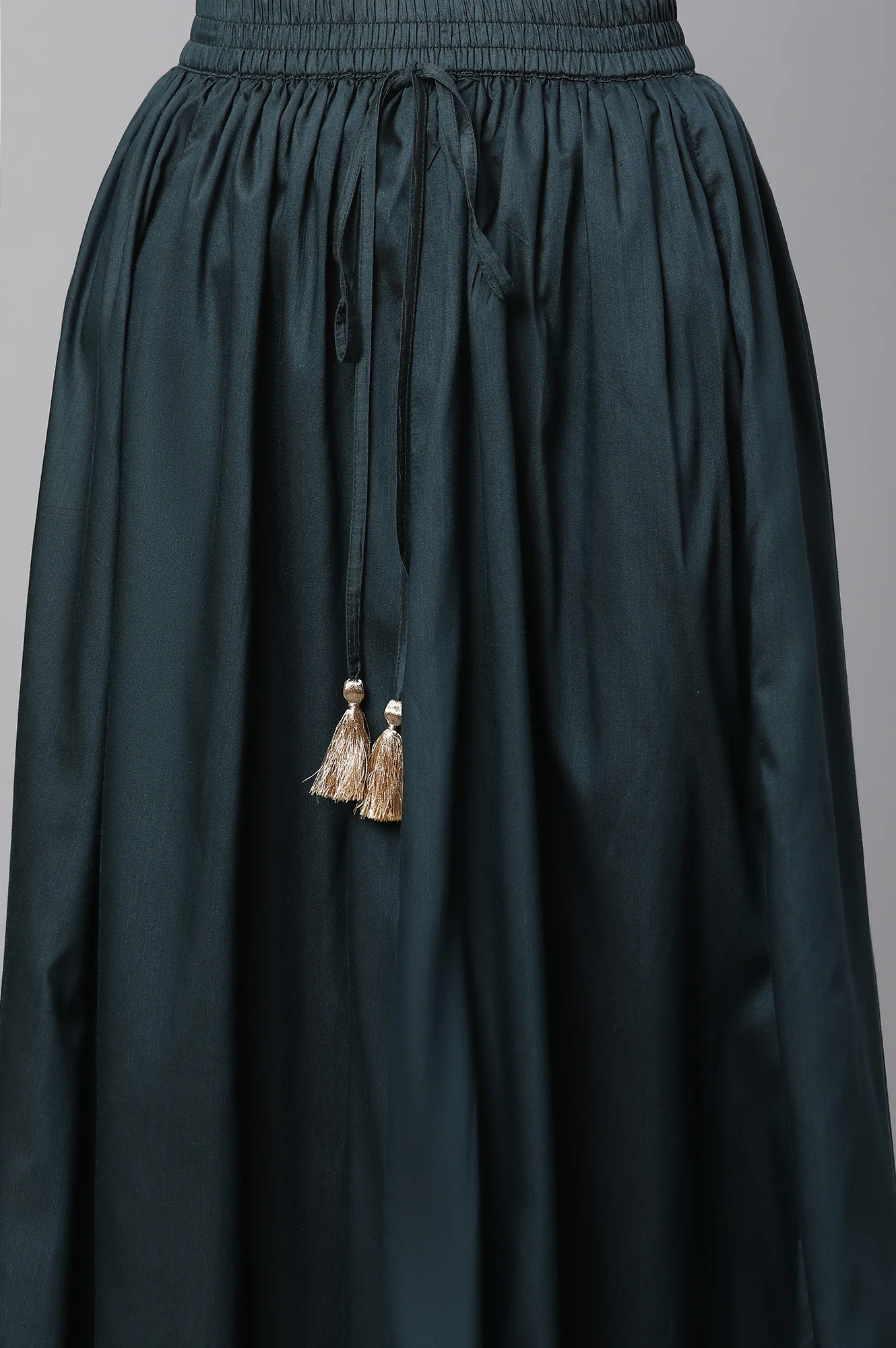 Green Embroidered Short Kurti, Skirt and Dupatta Set - Image 9