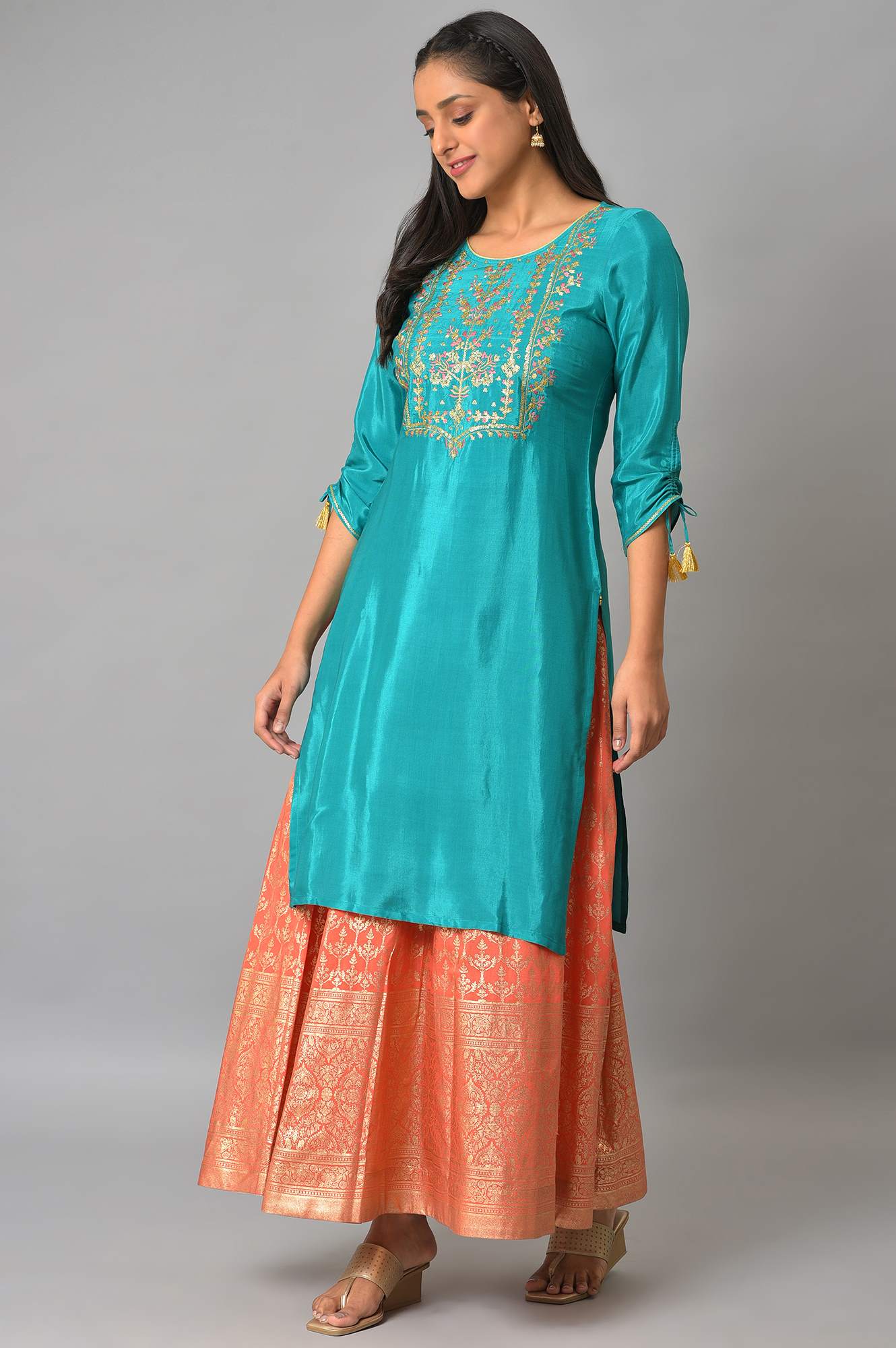 Green Embroidered Thread Work Straight Kurta - Image 3
