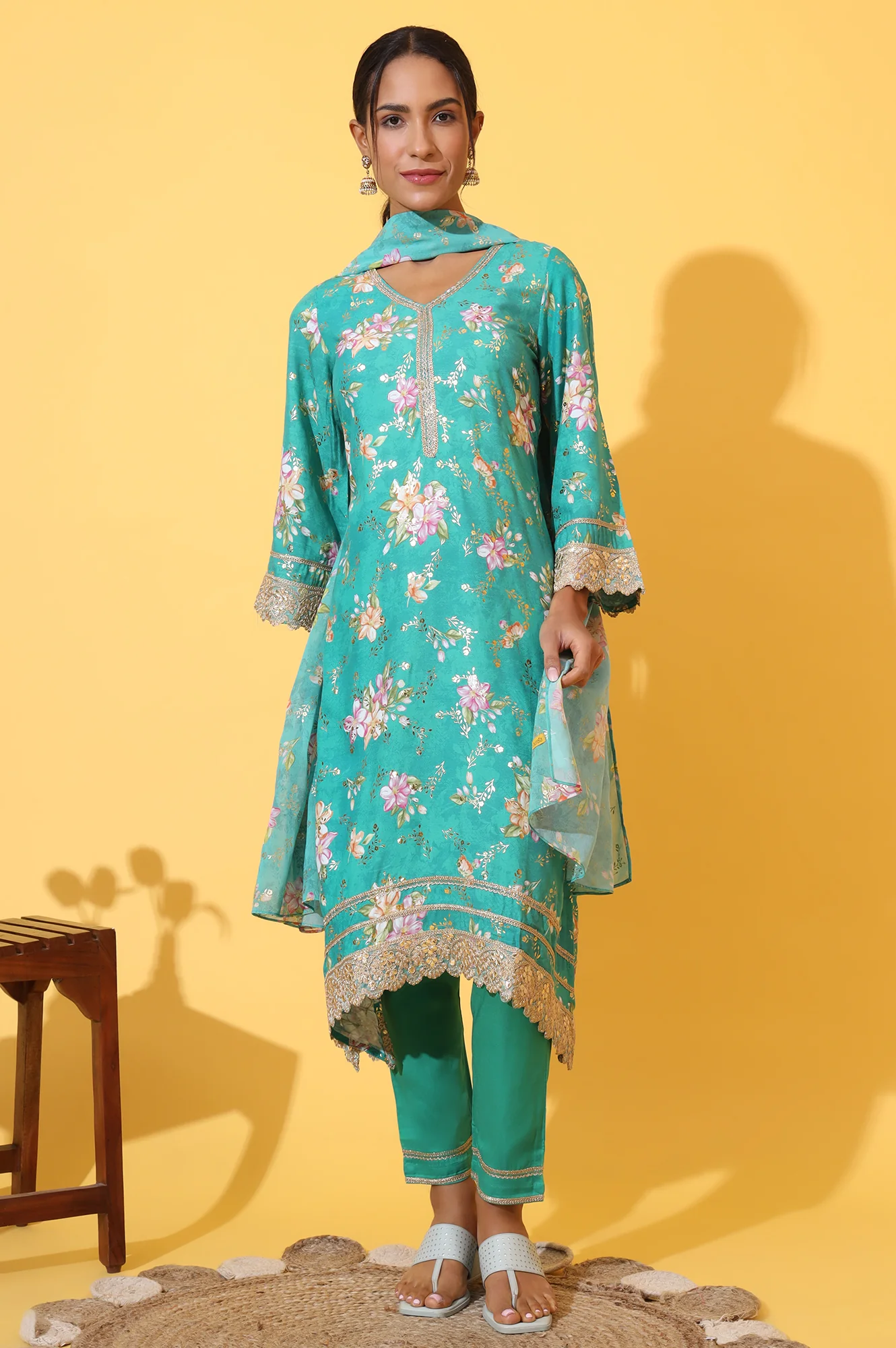 Green Floral Printed A-line Kurta, Trousers and Stole Set - Image 3