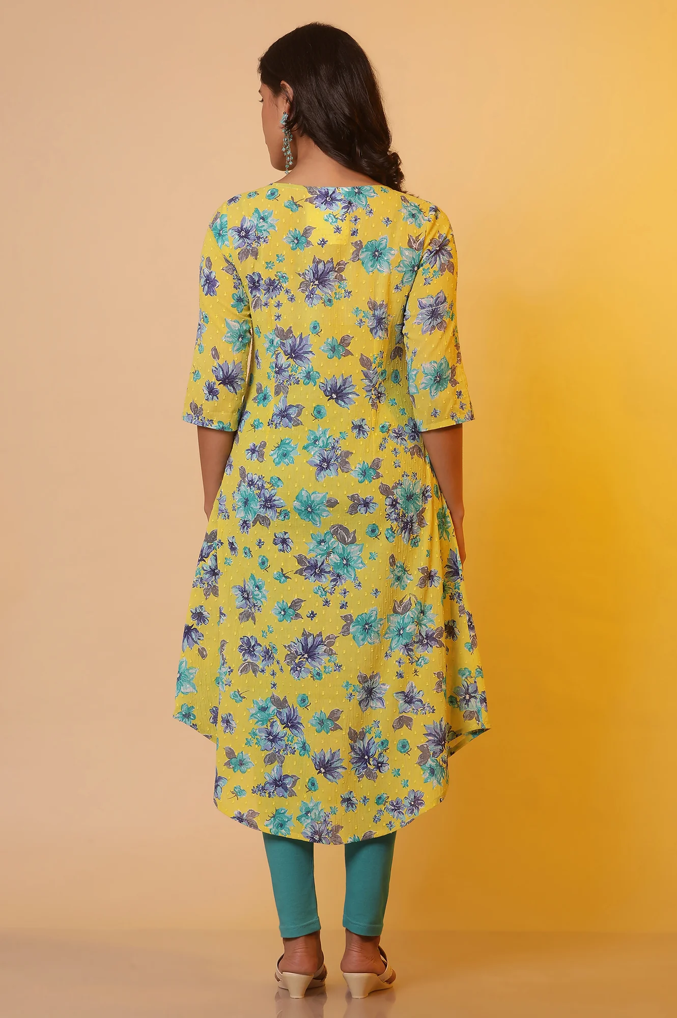 Green Floral Printed Asymmetrical Kurta - Image 4