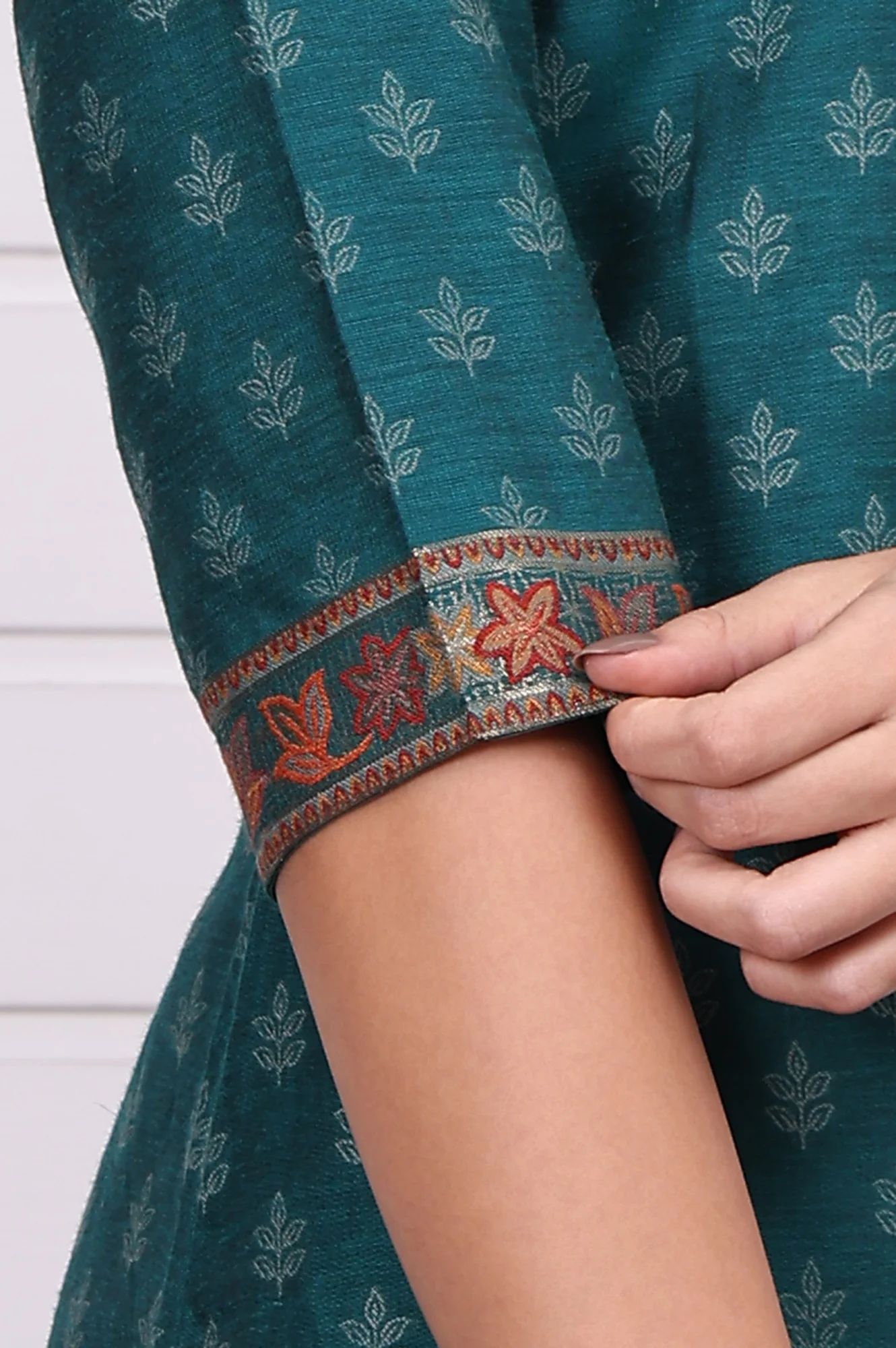 Green Floral Printed Hand Work Jacquard Straight Kurta, Palazzo and Dupatta Set - Image 7