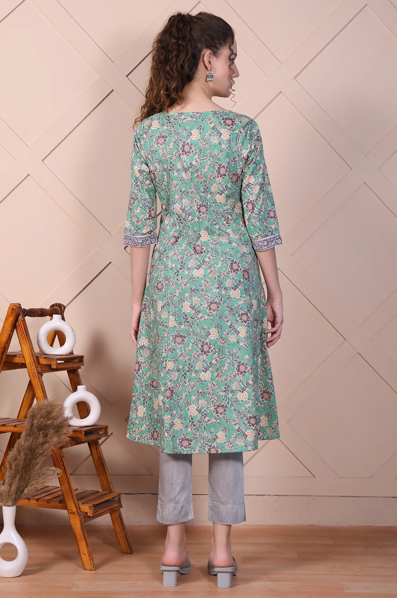 Green Floral Printed Pure Cotton A-line Kurta - Image 5