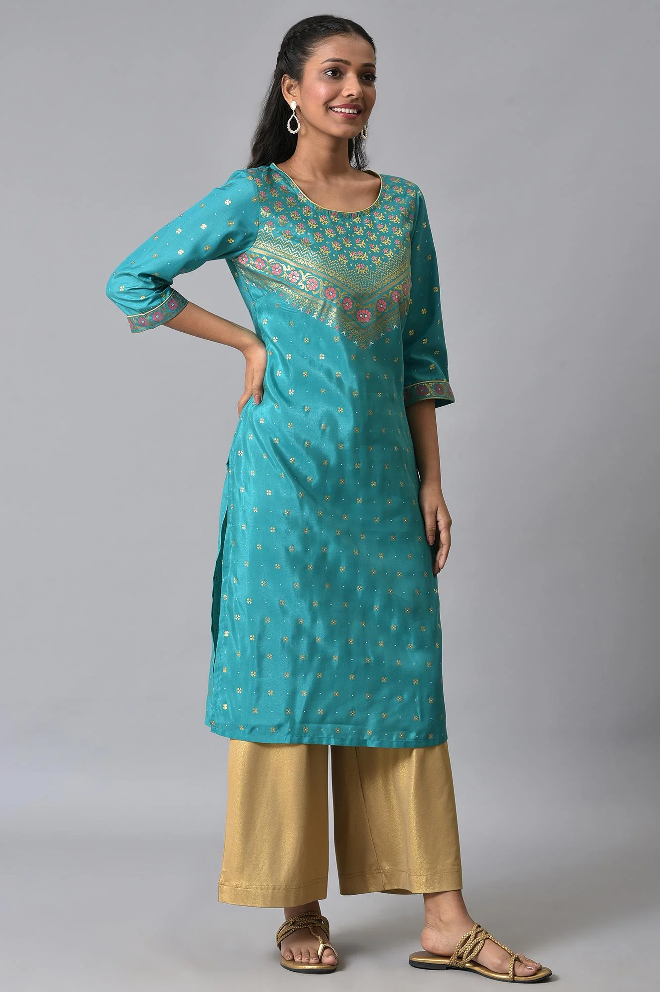 Green Floral Printed Round Neck Kurta - Image 4